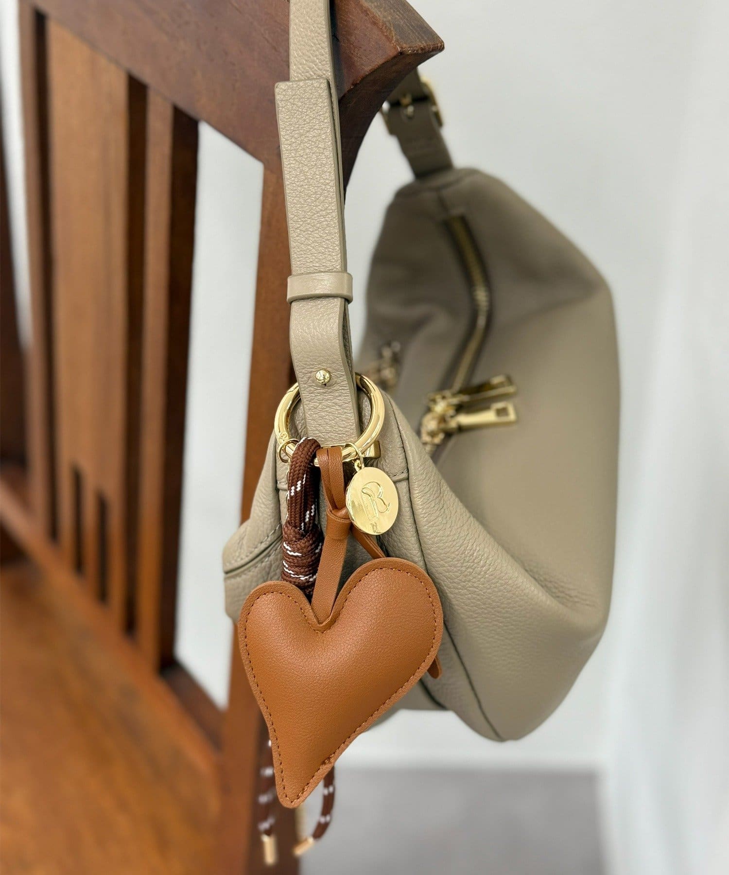 RIVE DROITE(リヴドロワ) 【アレンジ自在】レザーハートチャーム