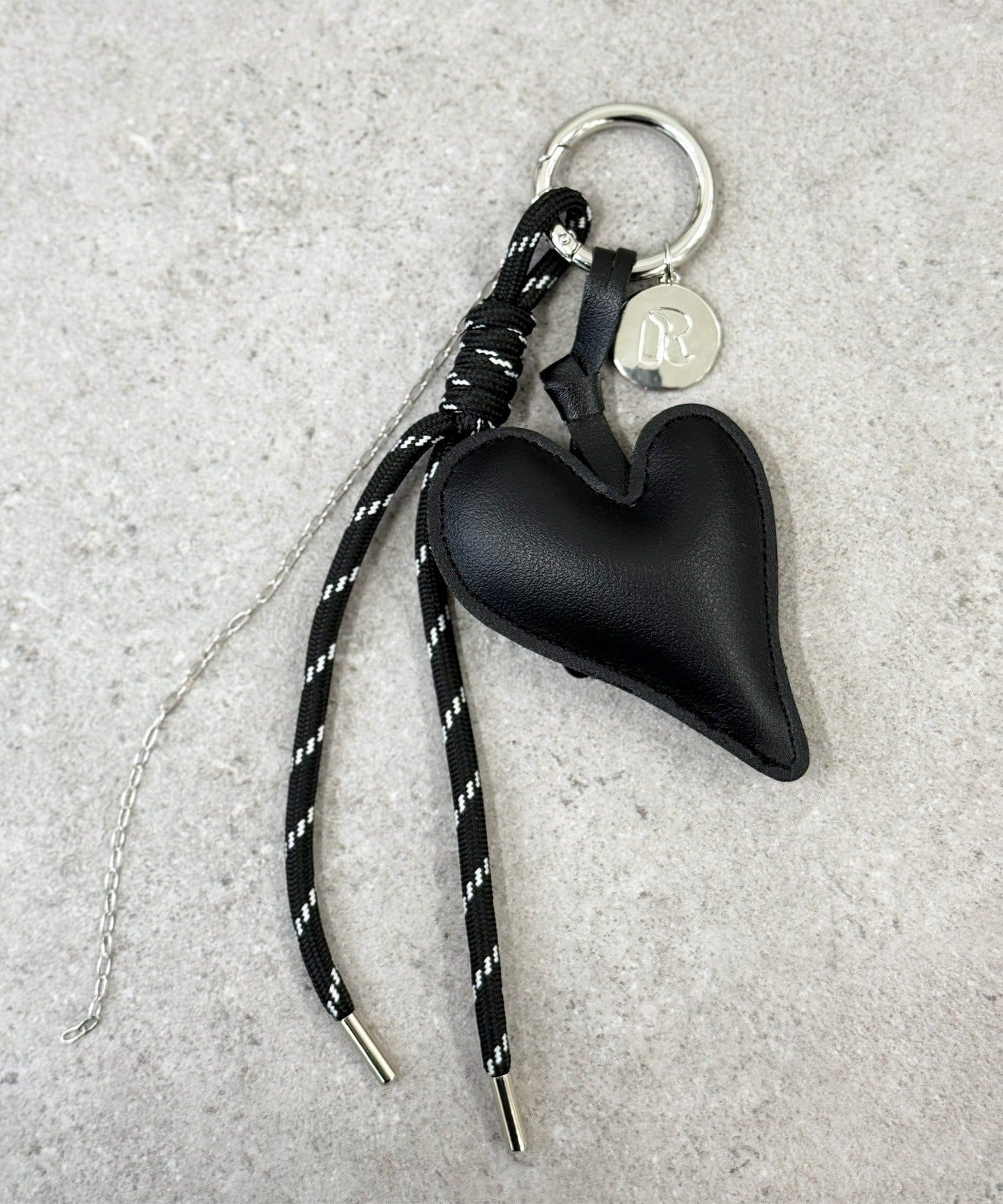 RIVE DROITE(リヴドロワ) 【アレンジ自在】レザーハートチャーム