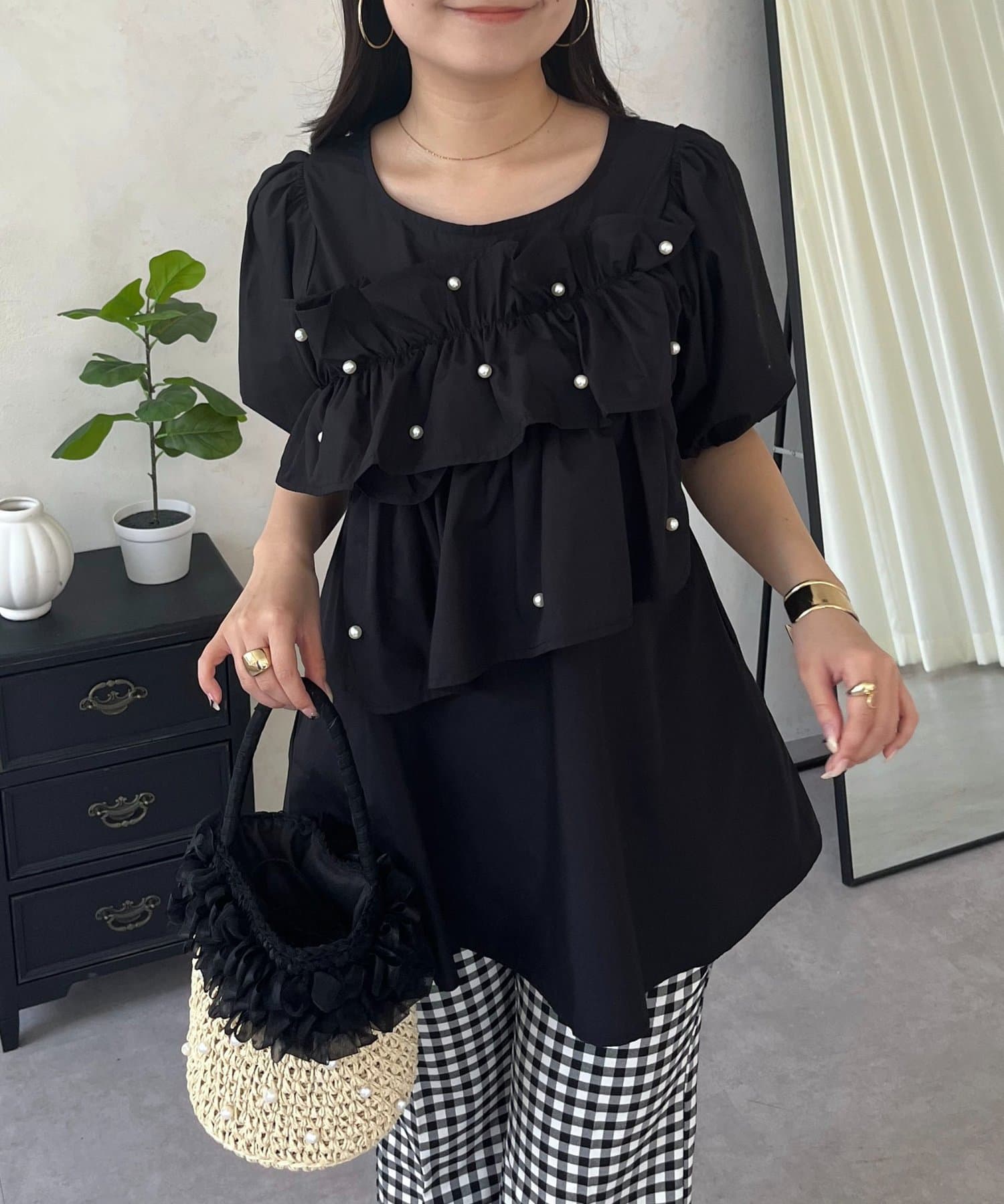 prose verse(プロズヴェール) フロントフリルパールペプラムブラウス