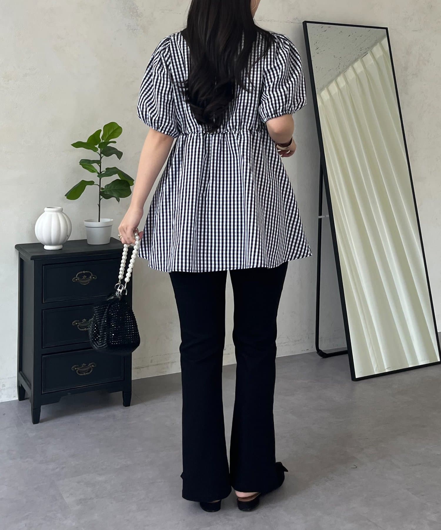 prose verse(プロズヴェール) フロントフリルパールペプラムブラウス