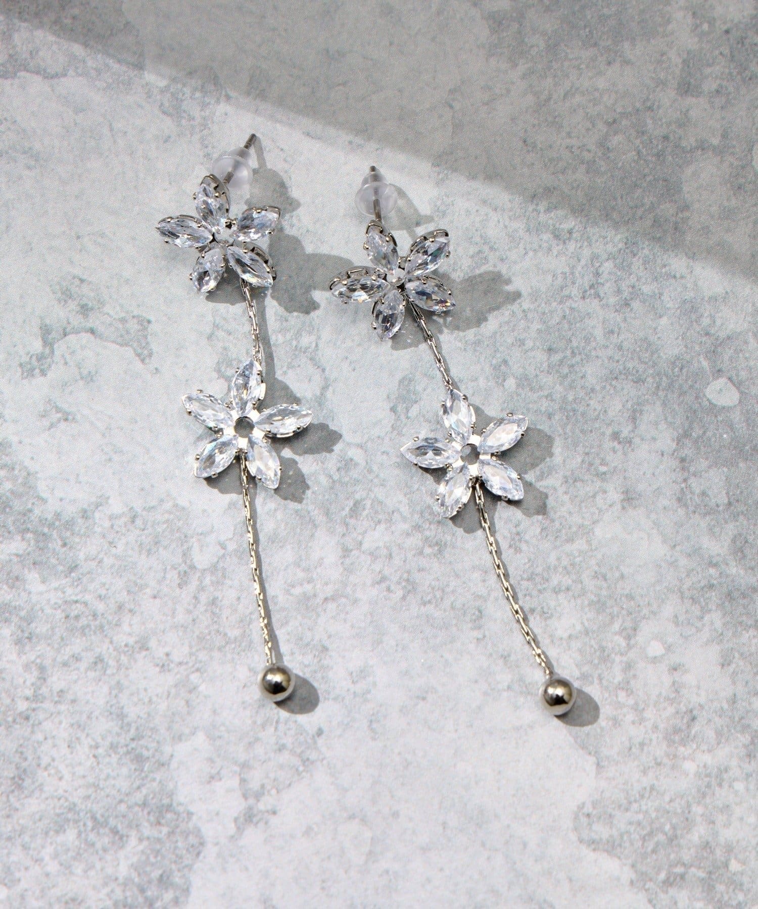 Lattice(ラティス) フラワービジューピアス