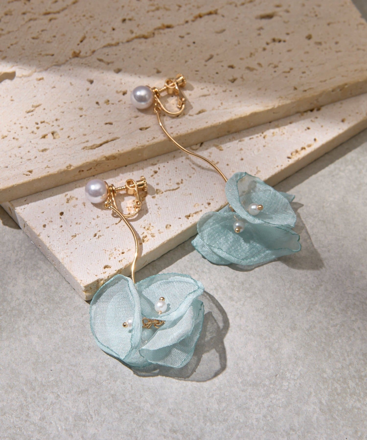 Lattice(ラティス) フラワーシフォンイヤリング