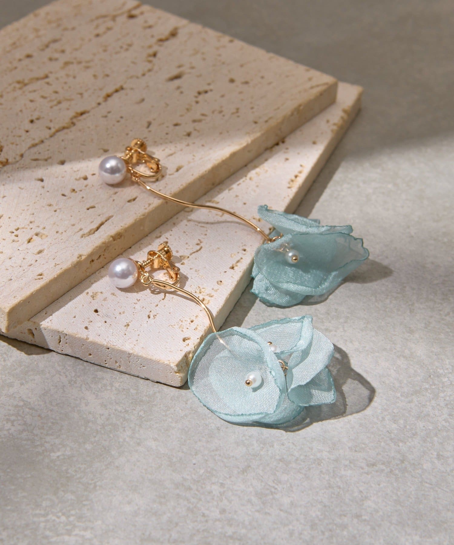 Lattice(ラティス) フラワーシフォンイヤリング