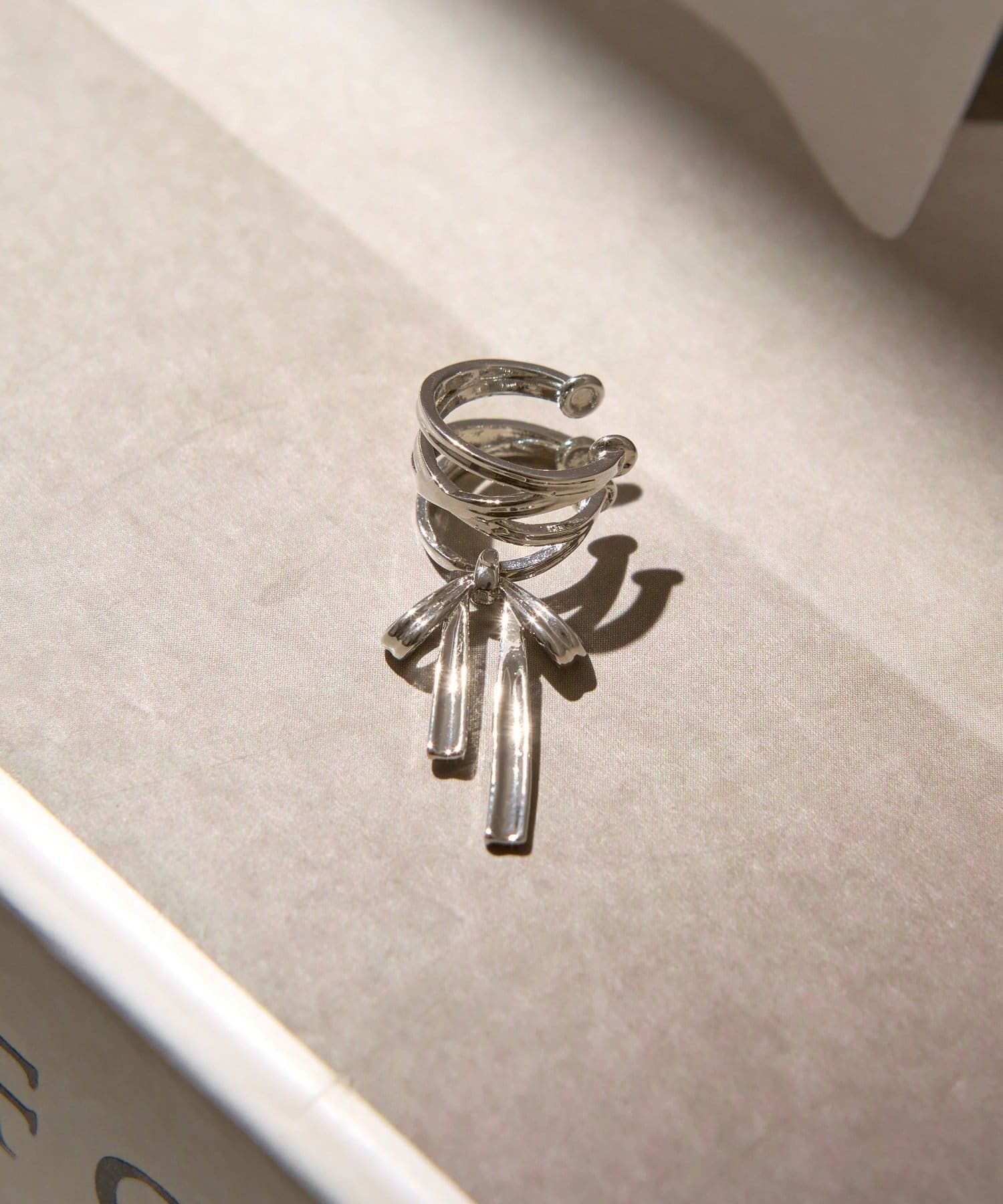 Lattice(ラティス) リボンイヤカフ