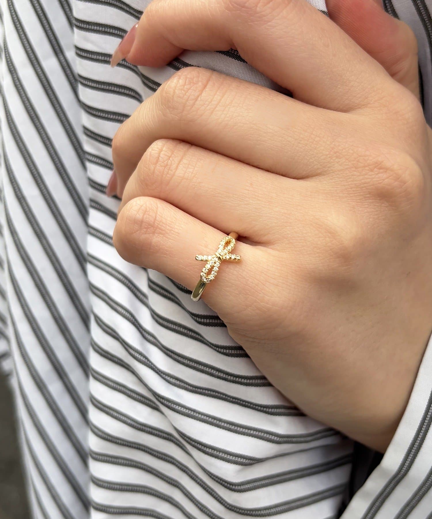 Lattice(ラティス) リボンピンキーリング