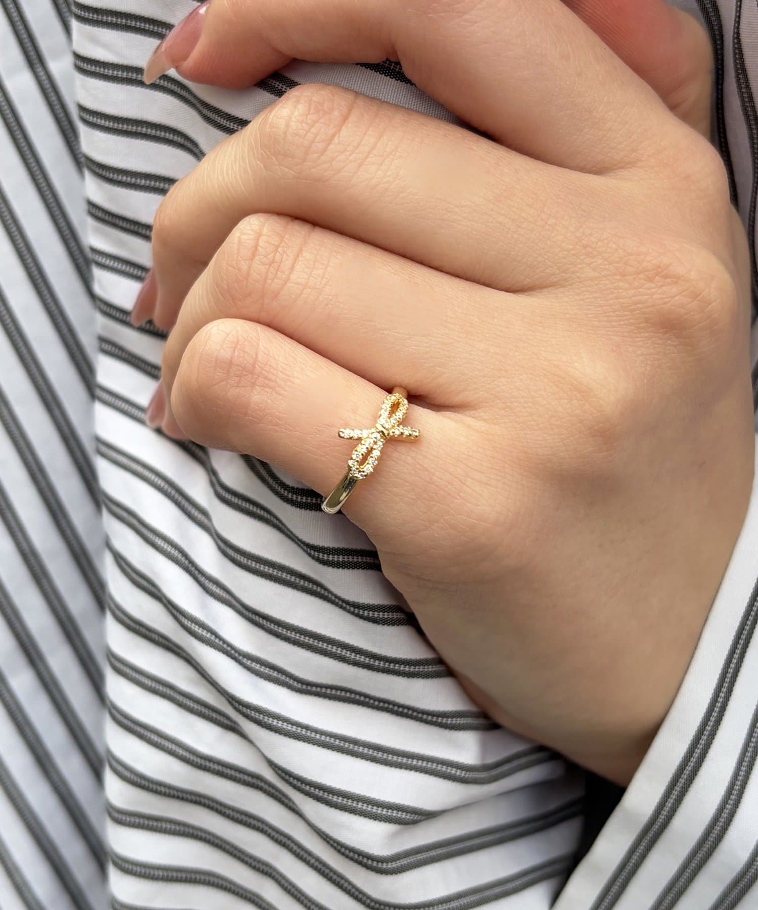 Lattice(ラティス) リボンピンキーリング