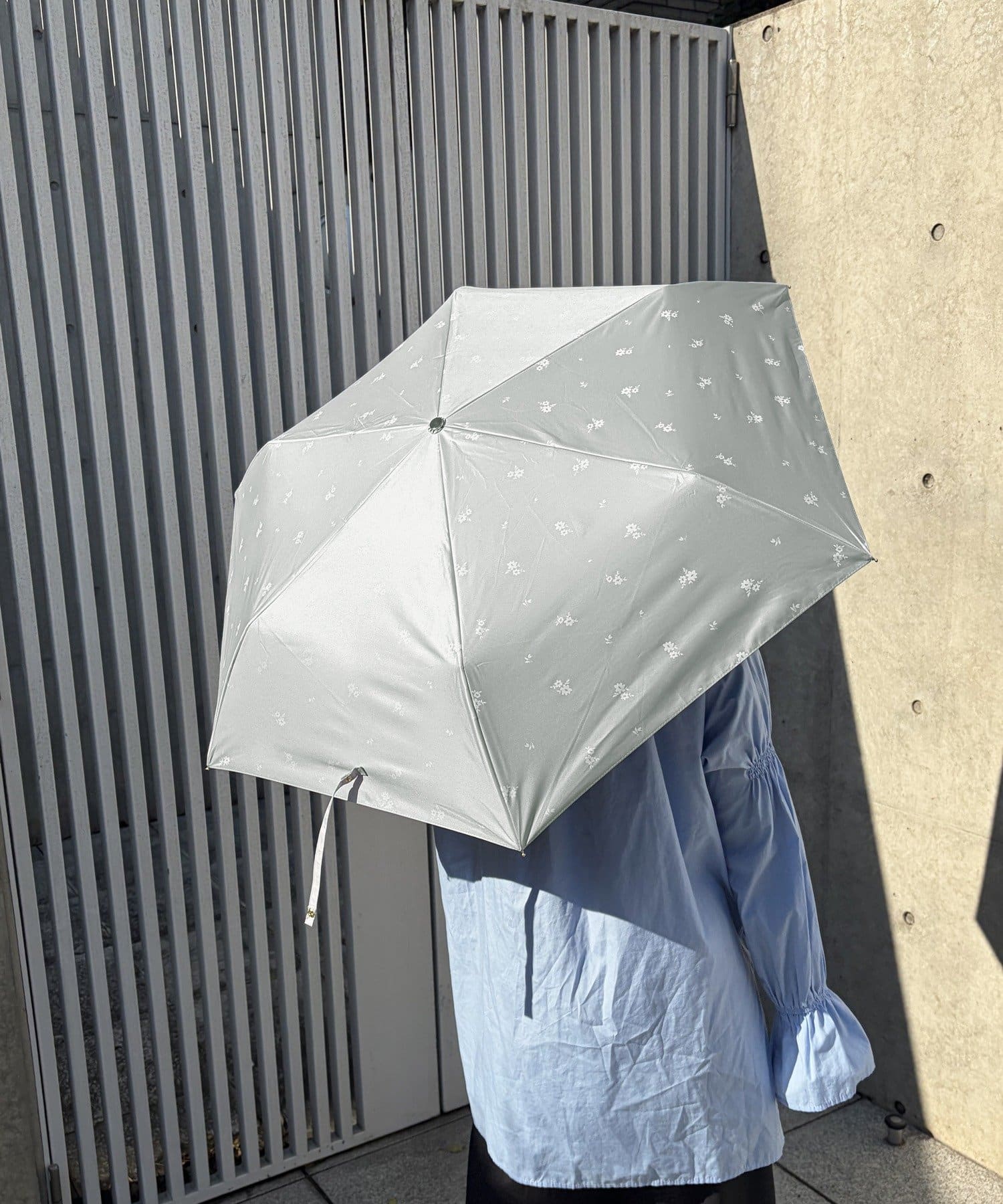 Lattice(ラティス) 【完全遮光100%】【体感温度-5℃/晴雨兼用】折り畳み傘(小花柄)