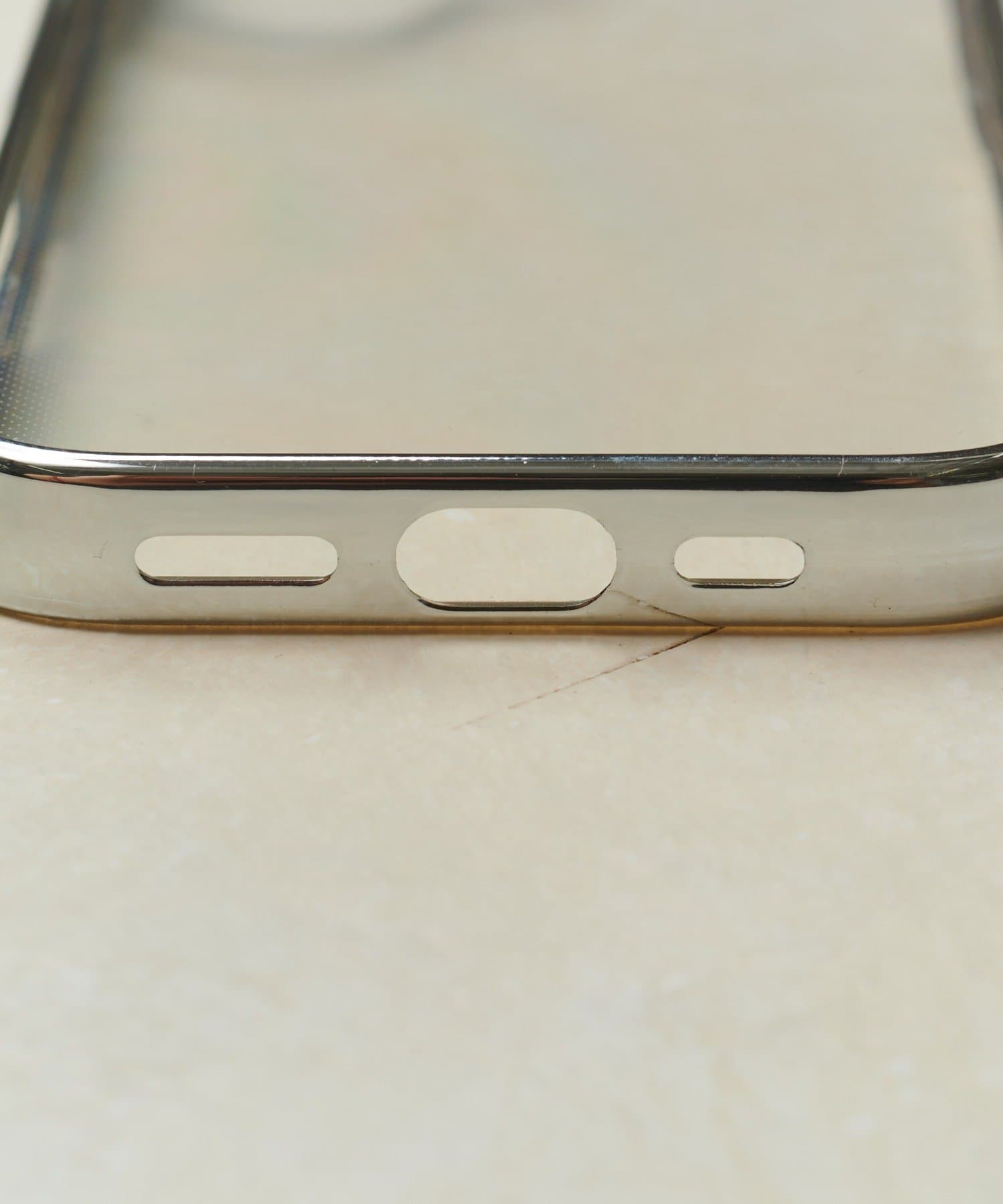 Lattice(ラティス) シルバークリアスマホケース(iPhone16)