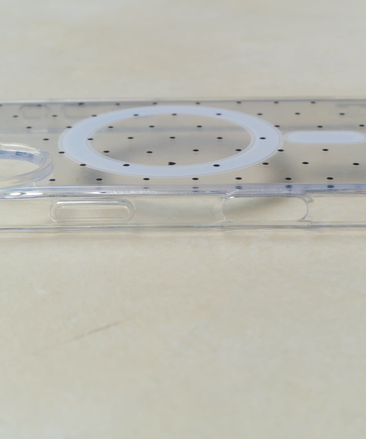 Lattice(ラティス) クリアドットマグネットスマホケース(iPhone16)