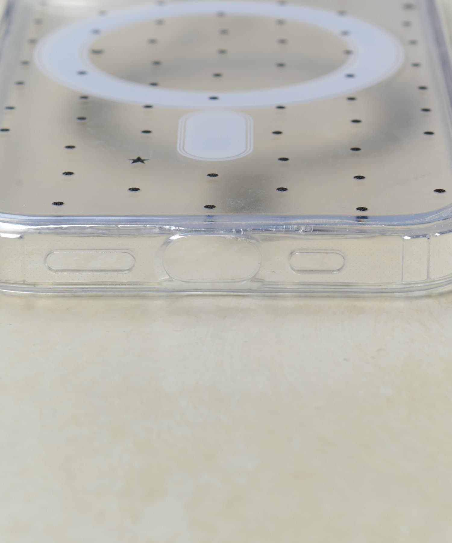 Lattice(ラティス) クリアドットマグネットスマホケース(iPhone16)