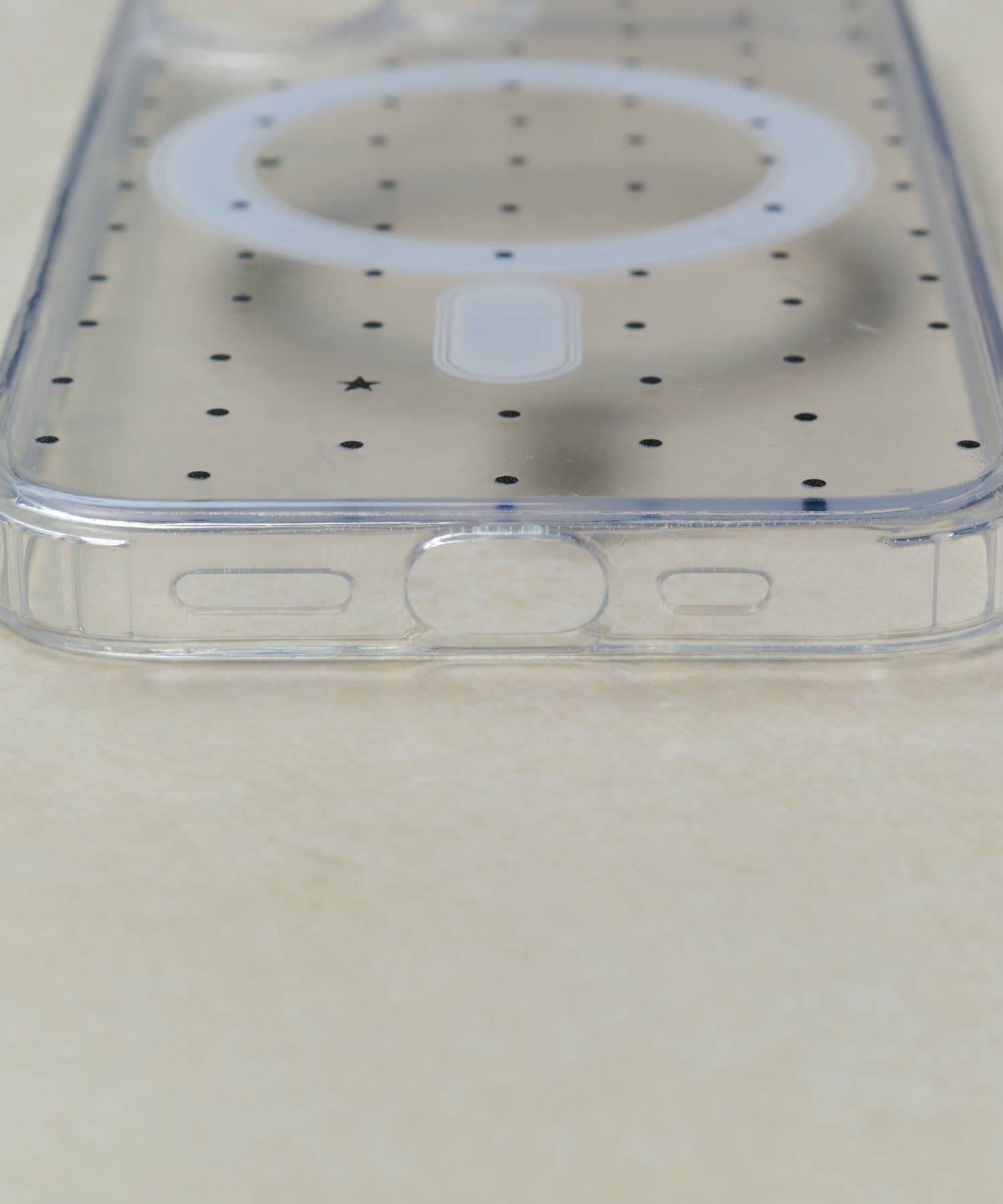 Lattice(ラティス) クリアドットマグネットスマホケース(iPhone17)