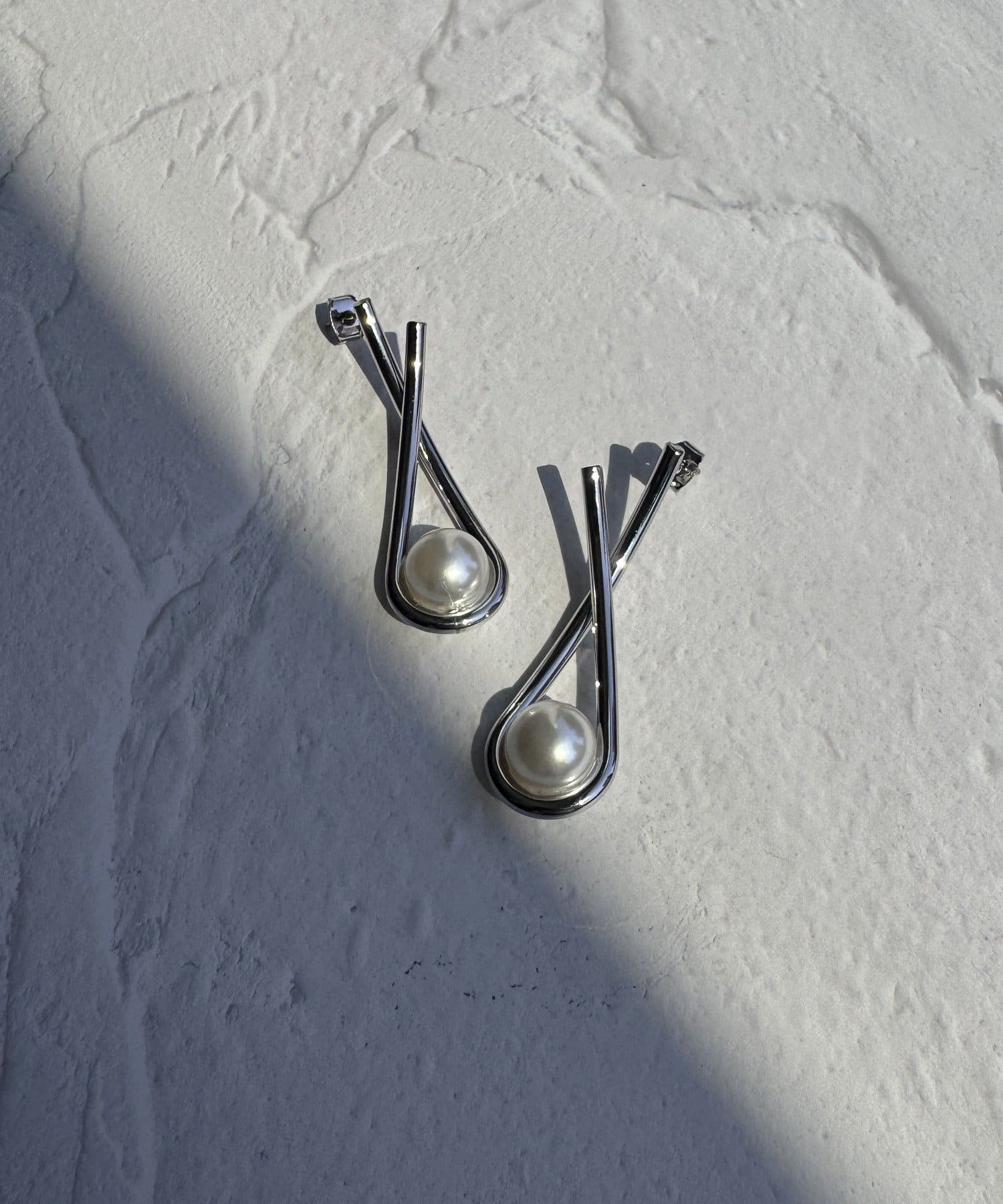 Lattice(ラティス) 【LesSignes】パールクロスピアス