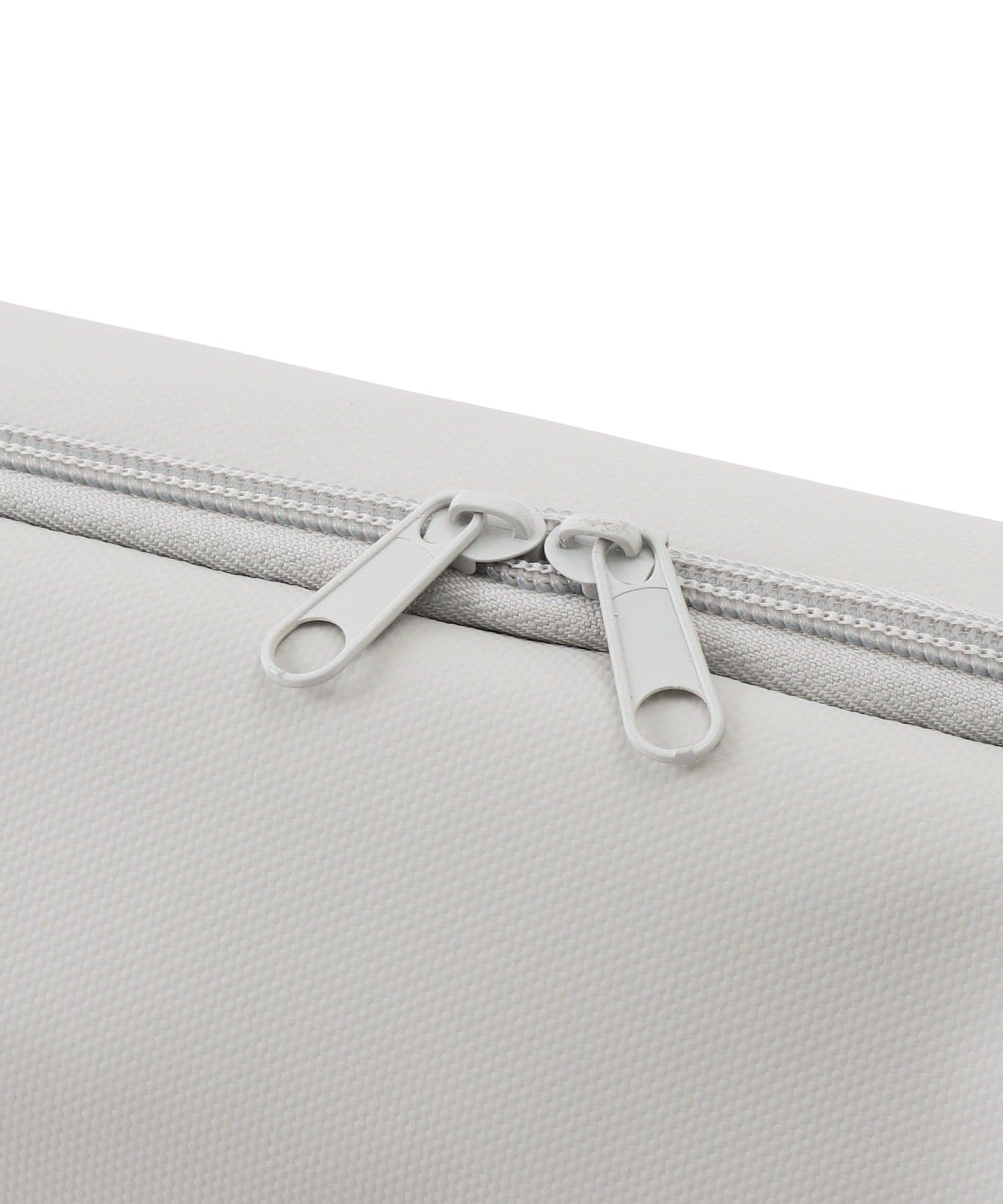 3COINS(スリーコインズ) 仕切りが多いガジェットポーチ