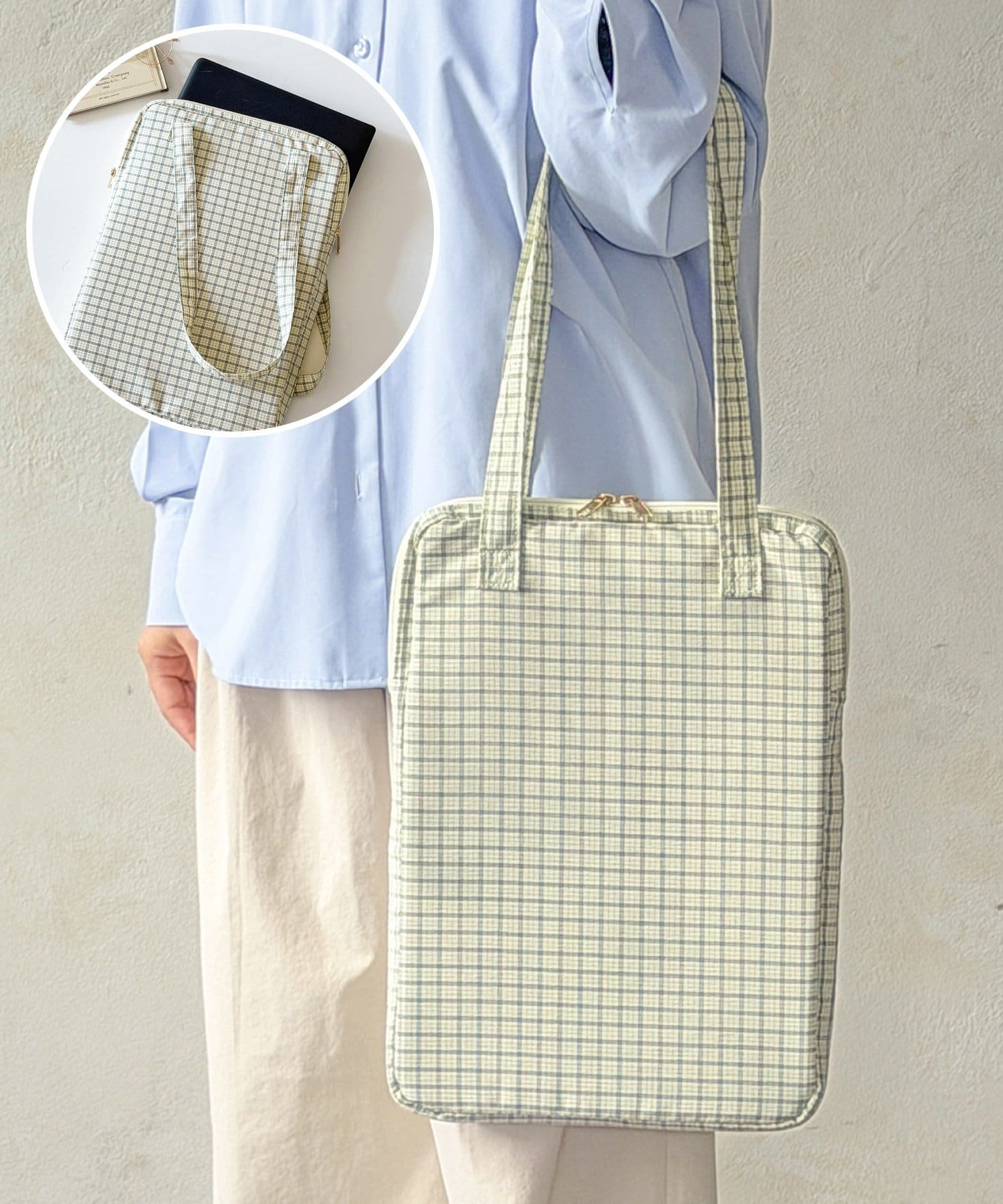 3COINS(スリーコインズ) ショルダー付きPCケース：15インチ