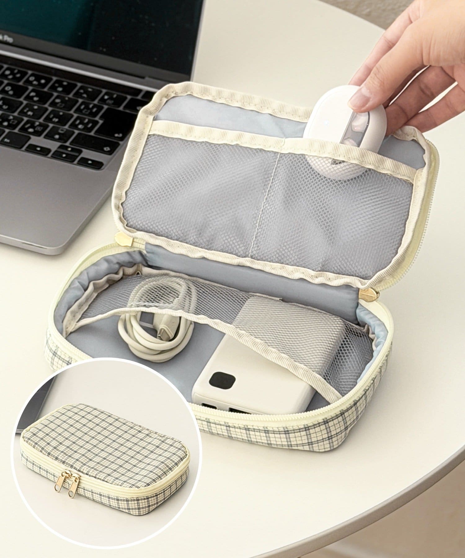 3COINS(スリーコインズ) ガジェットポーチ