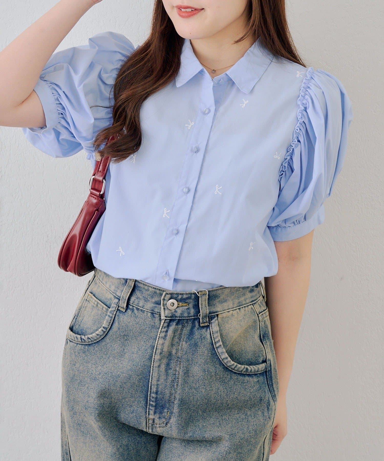 NICE CLAUP / OLIVE des OLIVE OUTLET(ナイスクラップ  / オリーブ デ オリーブ アウトレット) 【continuer】【限定商品】トキメキをまとうキュートなリボン刺繍ブラウス