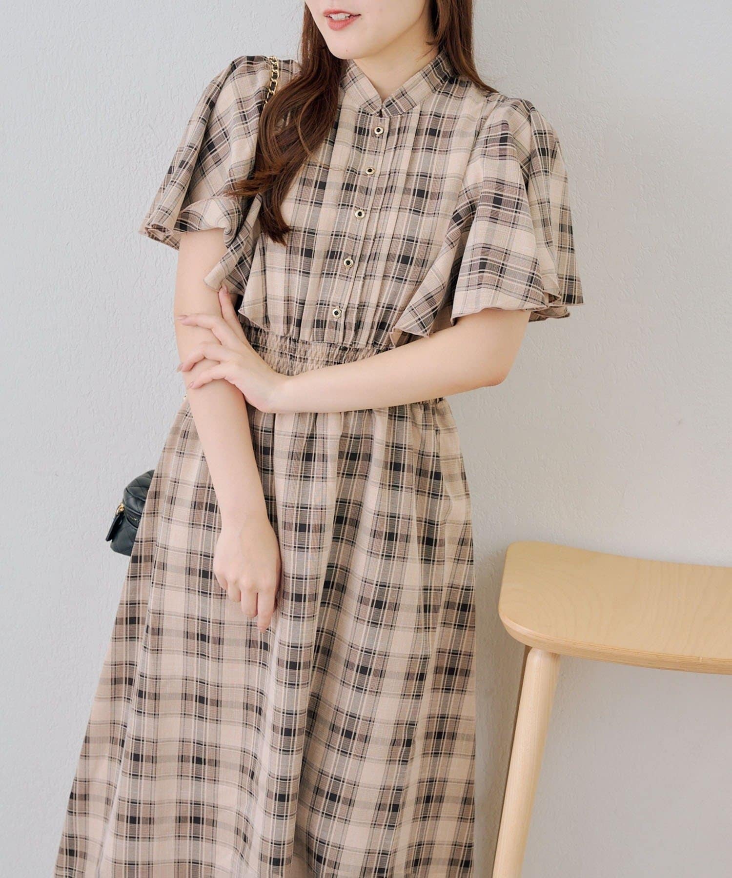 NICE CLAUP / OLIVE des OLIVE OUTLET(ナイスクラップ  / オリーブ デ オリーブ アウトレット) 【OUTLET限定】上品な雰囲気漂う、ピンタック袖フレアワンピース