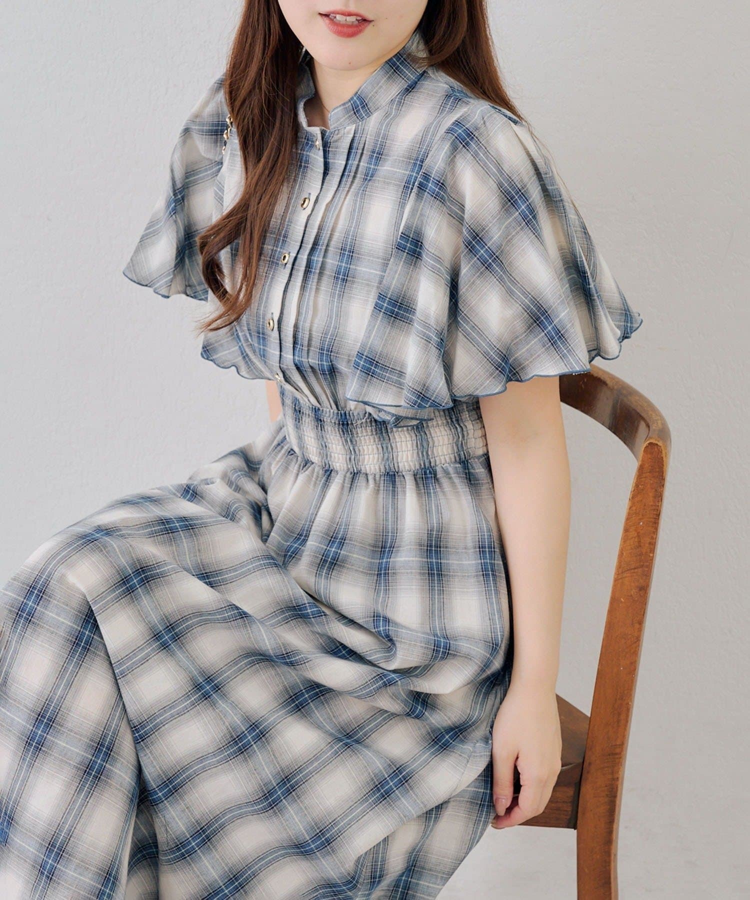 NICE CLAUP / OLIVE des OLIVE OUTLET(ナイスクラップ  / オリーブ デ オリーブ アウトレット) 【OUTLET限定】上品な雰囲気漂う、ピンタック袖フレアワンピース