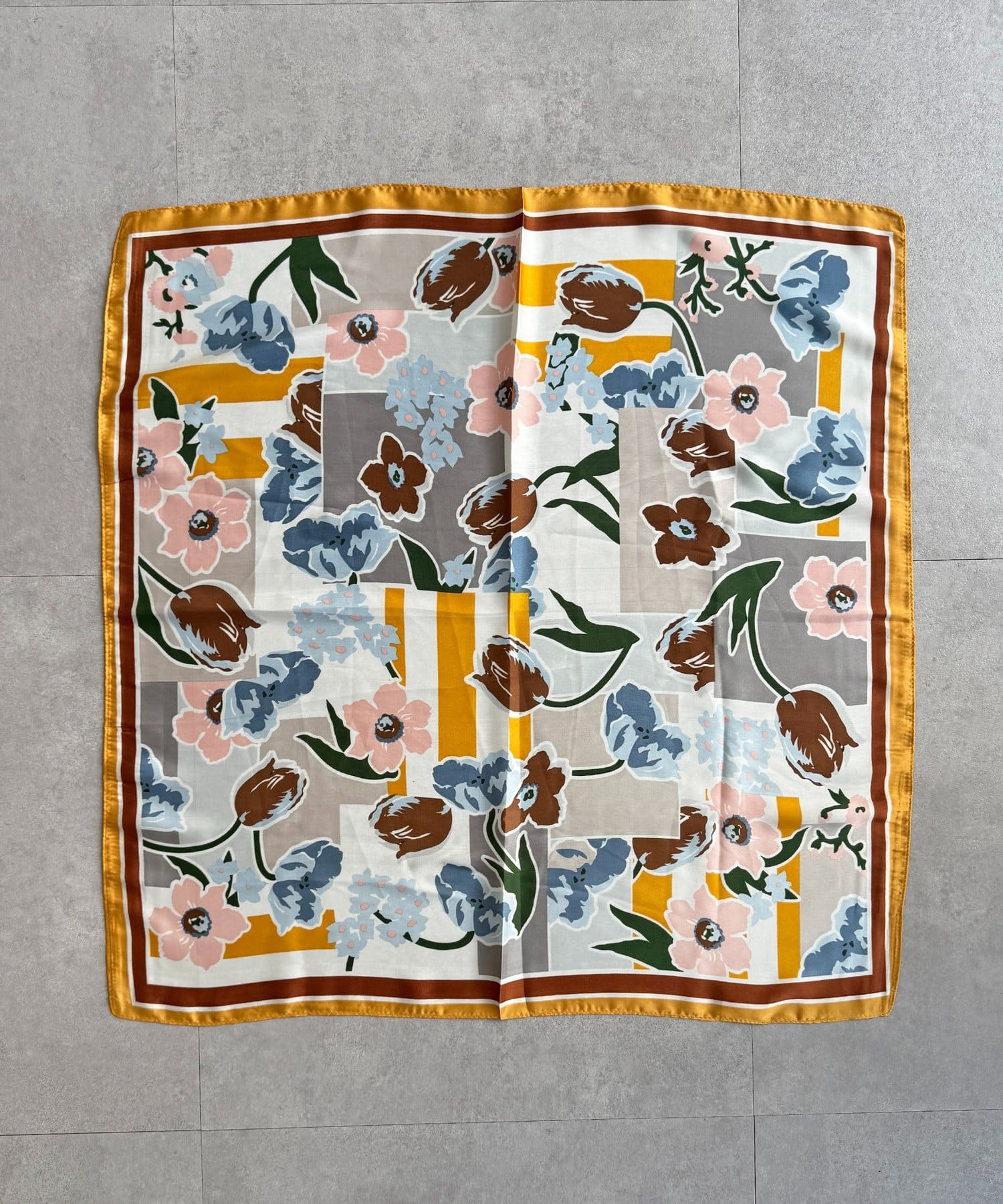 CPCM(シーピーシーエム) ニュアンスフラワースカーフ