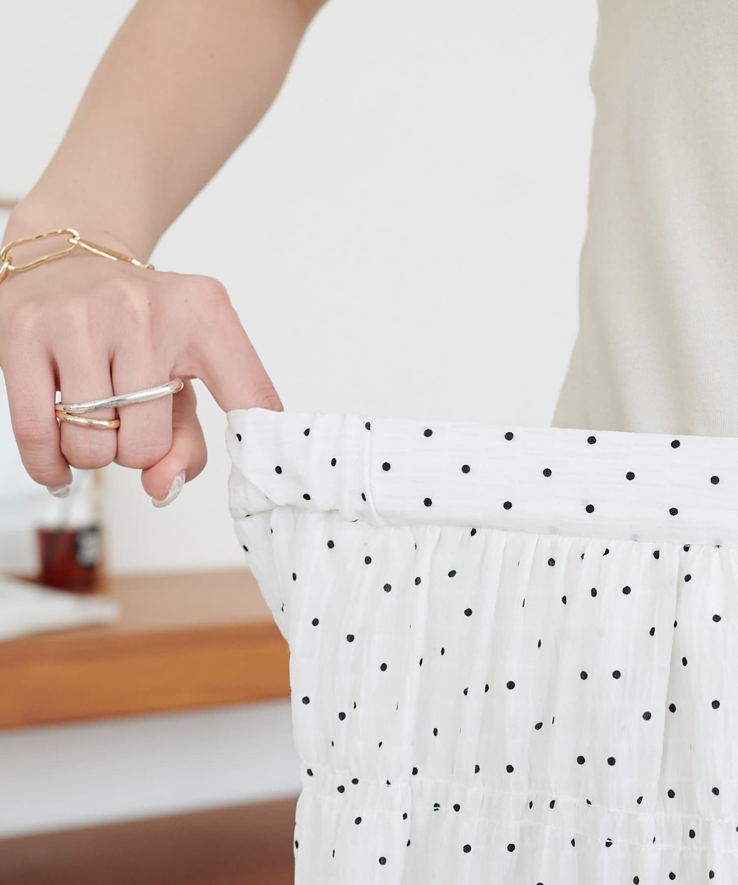 DISCOAT(ディスコート) シャーリングナロースカート