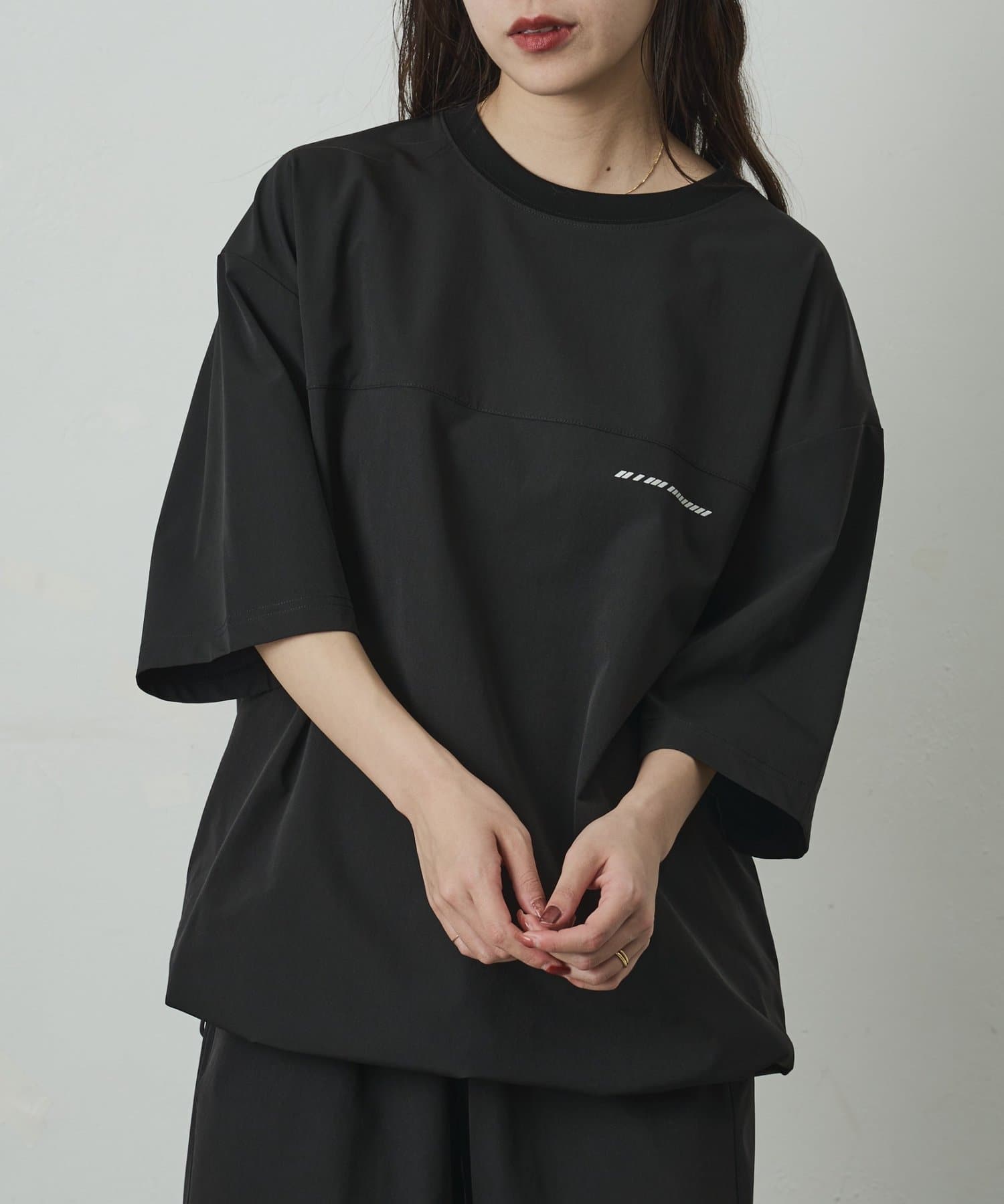 COLONY 2139(コロニー トゥーワンスリーナイン) 接触冷感リフレクタープリント切替Tシャツ