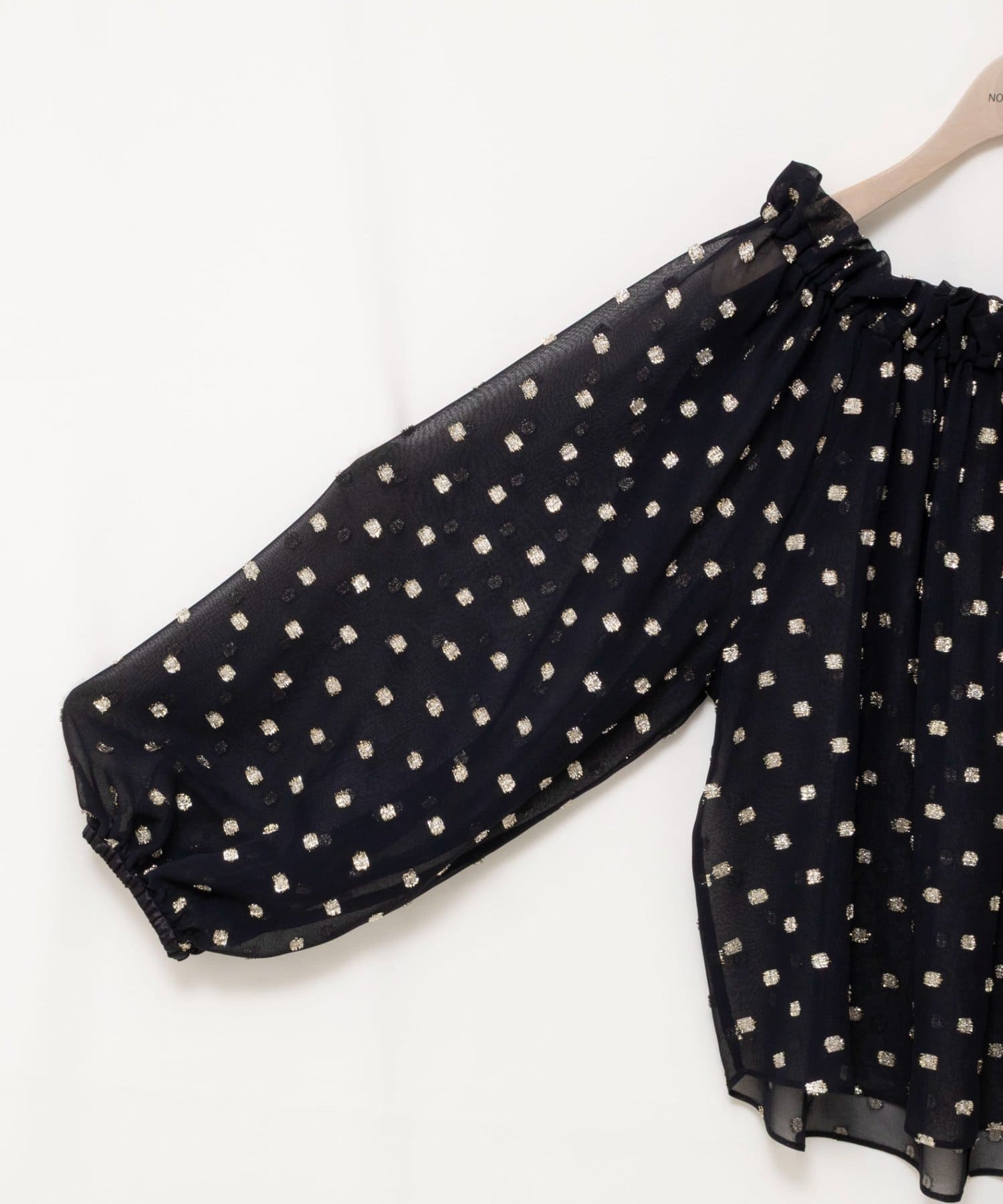 NOLLEY'S(ノーリーズ) 《セットアップ対応》ラメカットジャガードオフショルブラウス