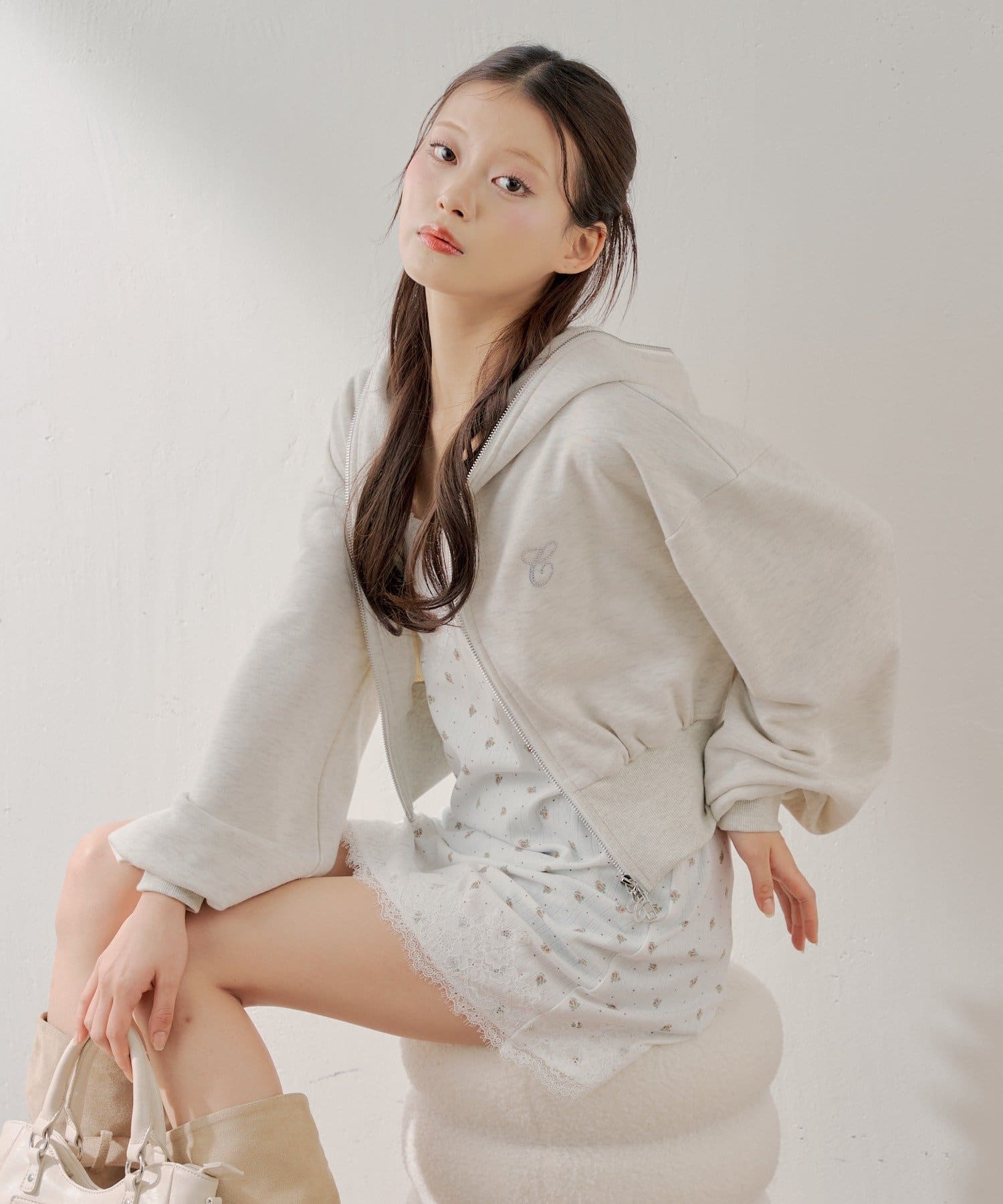 Chico(チコ) ダブルジップショート丈パーカー