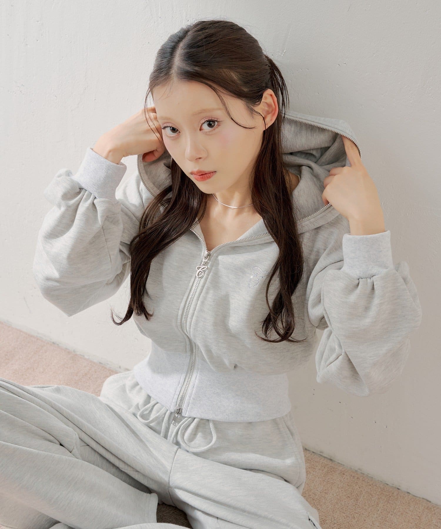 Chico(チコ) ダブルジップショート丈パーカー