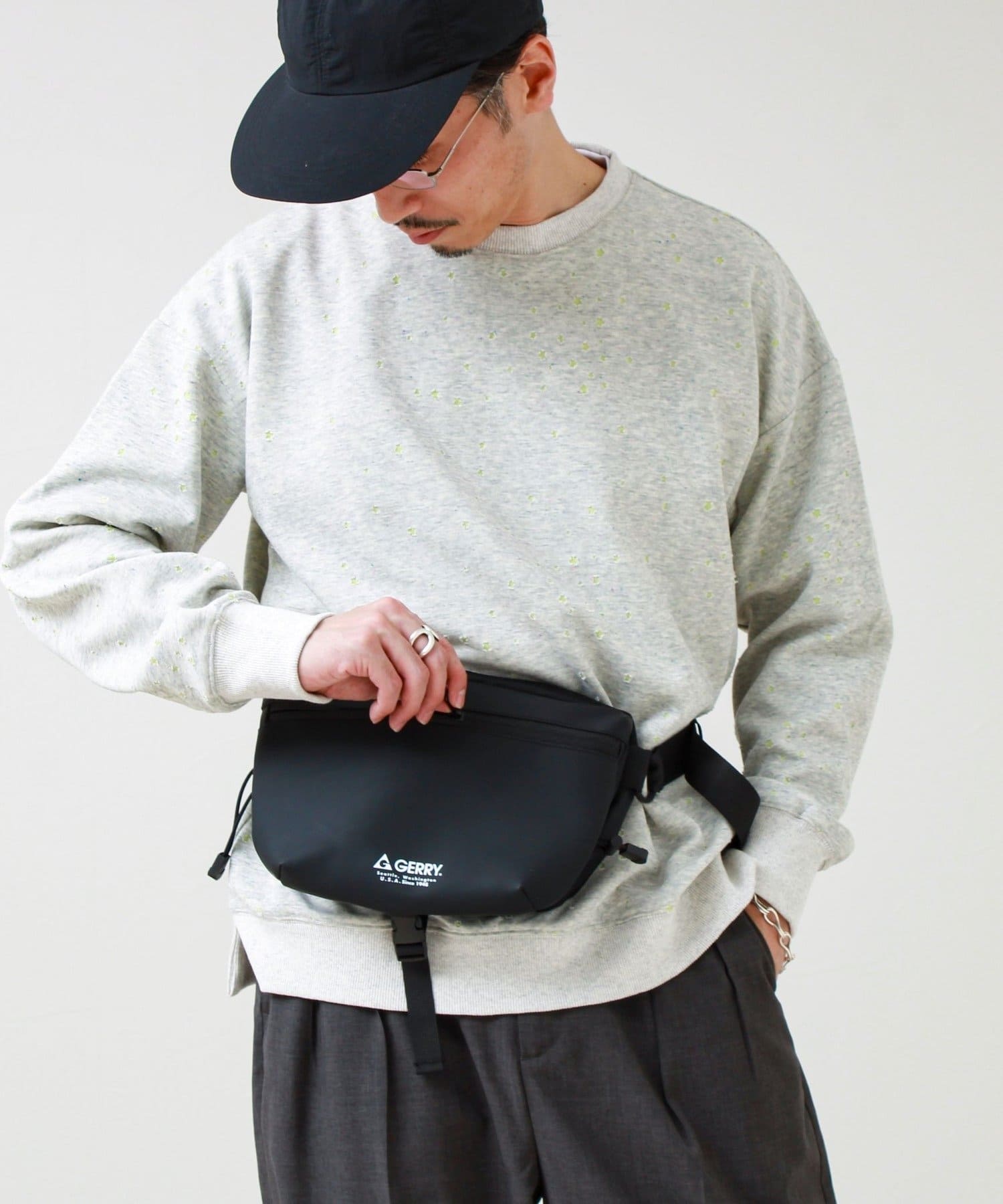 FREDY & GLOSTER(フレディ アンド グロスター) 【GERRY/ジェリー】フラップボトルショルダーバッグ