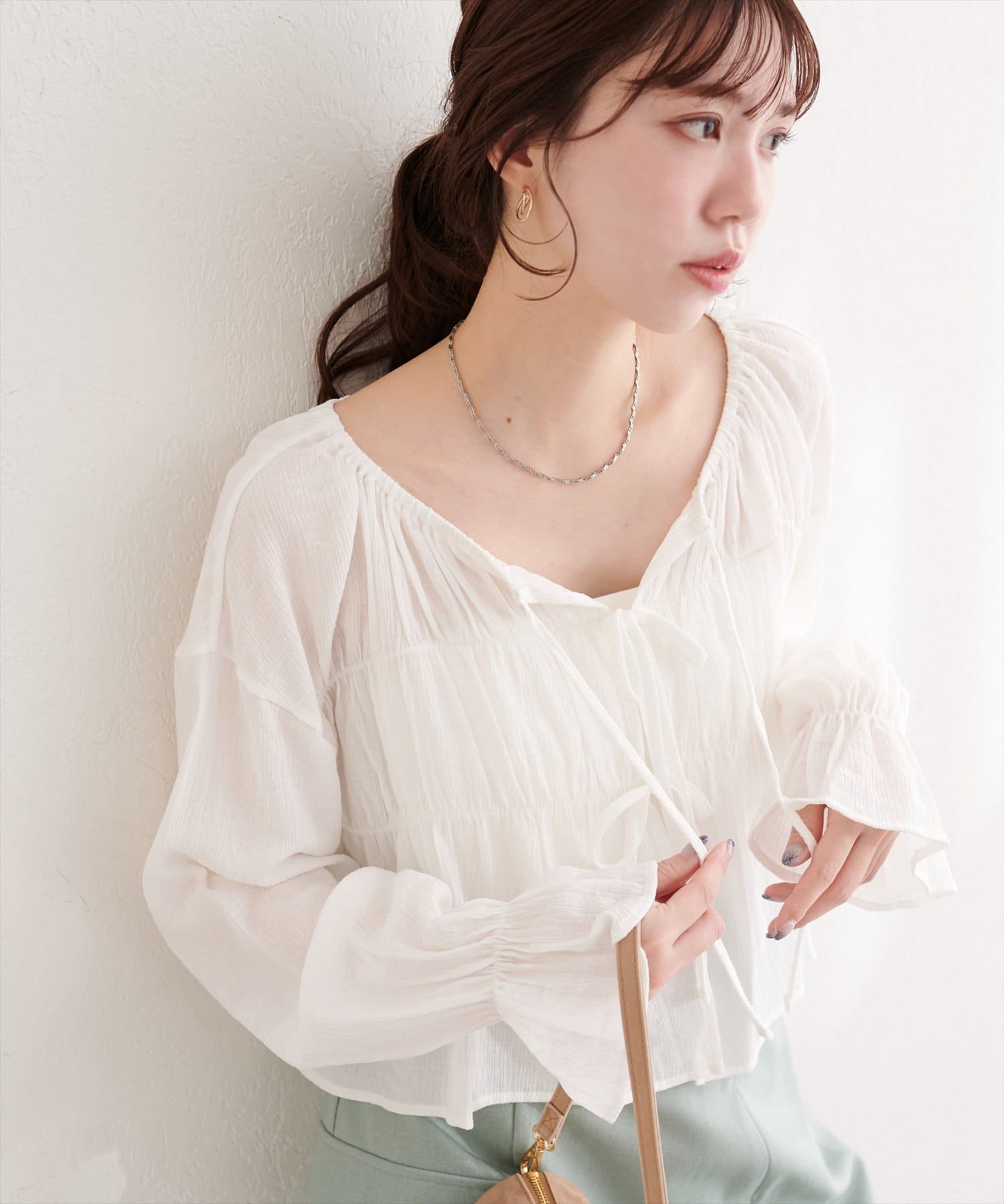 natural couture(ナチュラルクチュール) 楊柳シャーリングリボンブラウス