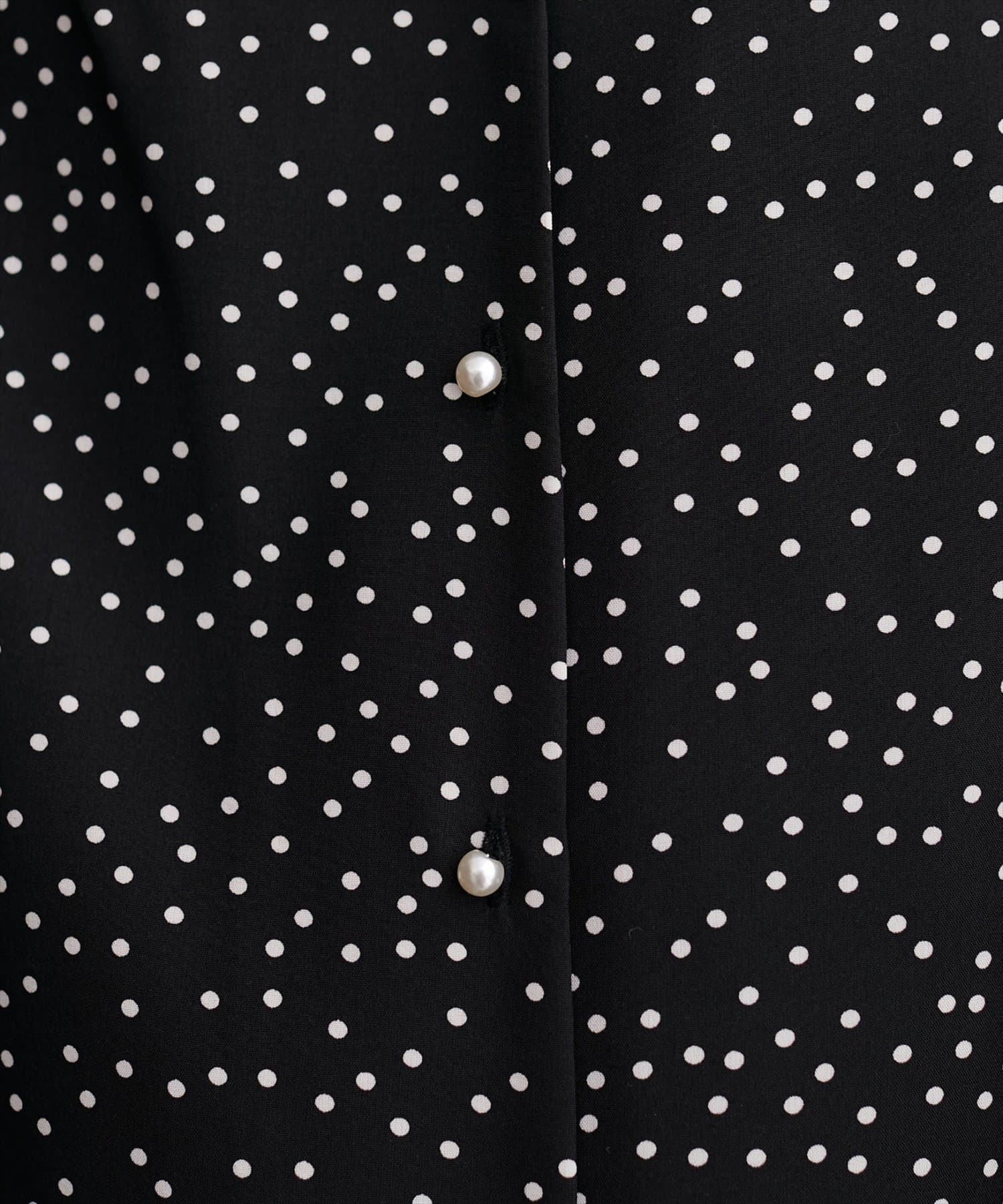 natural couture(ナチュラルクチュール) パール釦Vネック７分袖ブラウス