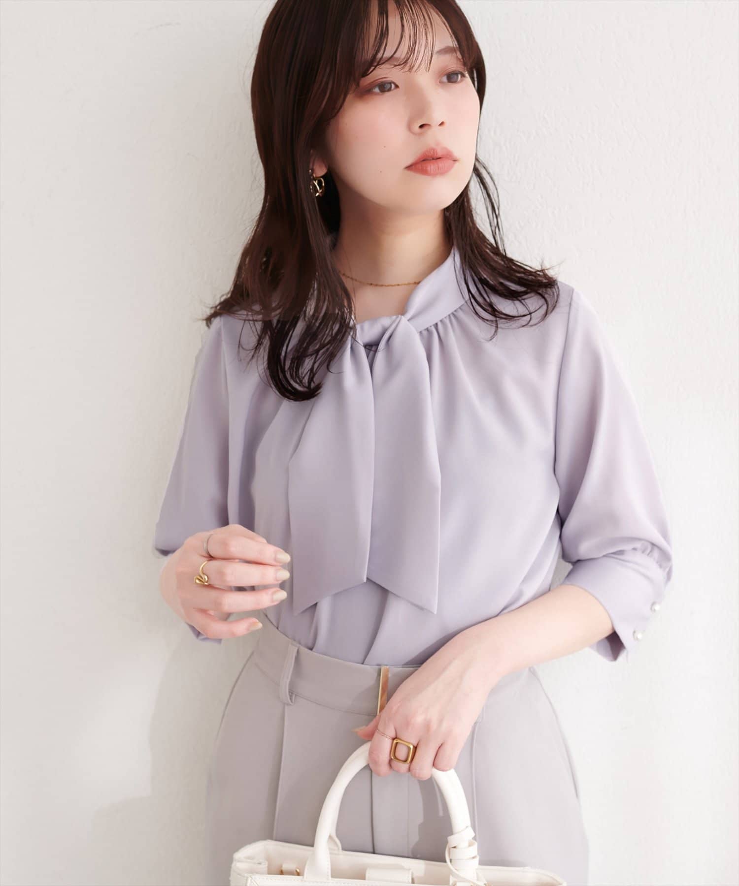 natural couture(ナチュラルクチュール) 袖口パールノット結び６分袖ブラウス