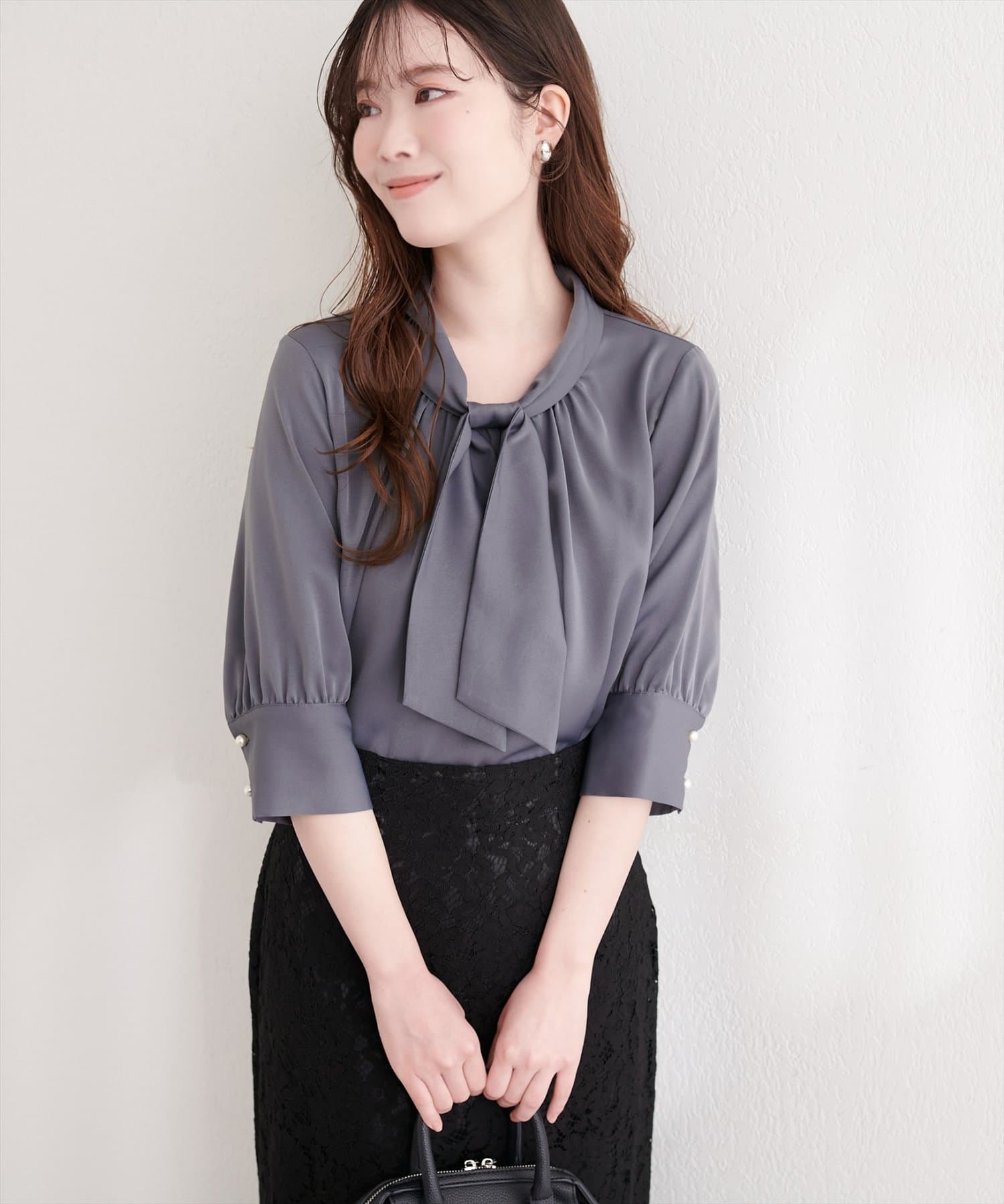 natural couture(ナチュラルクチュール) 袖口パールノット結び６分袖ブラウス