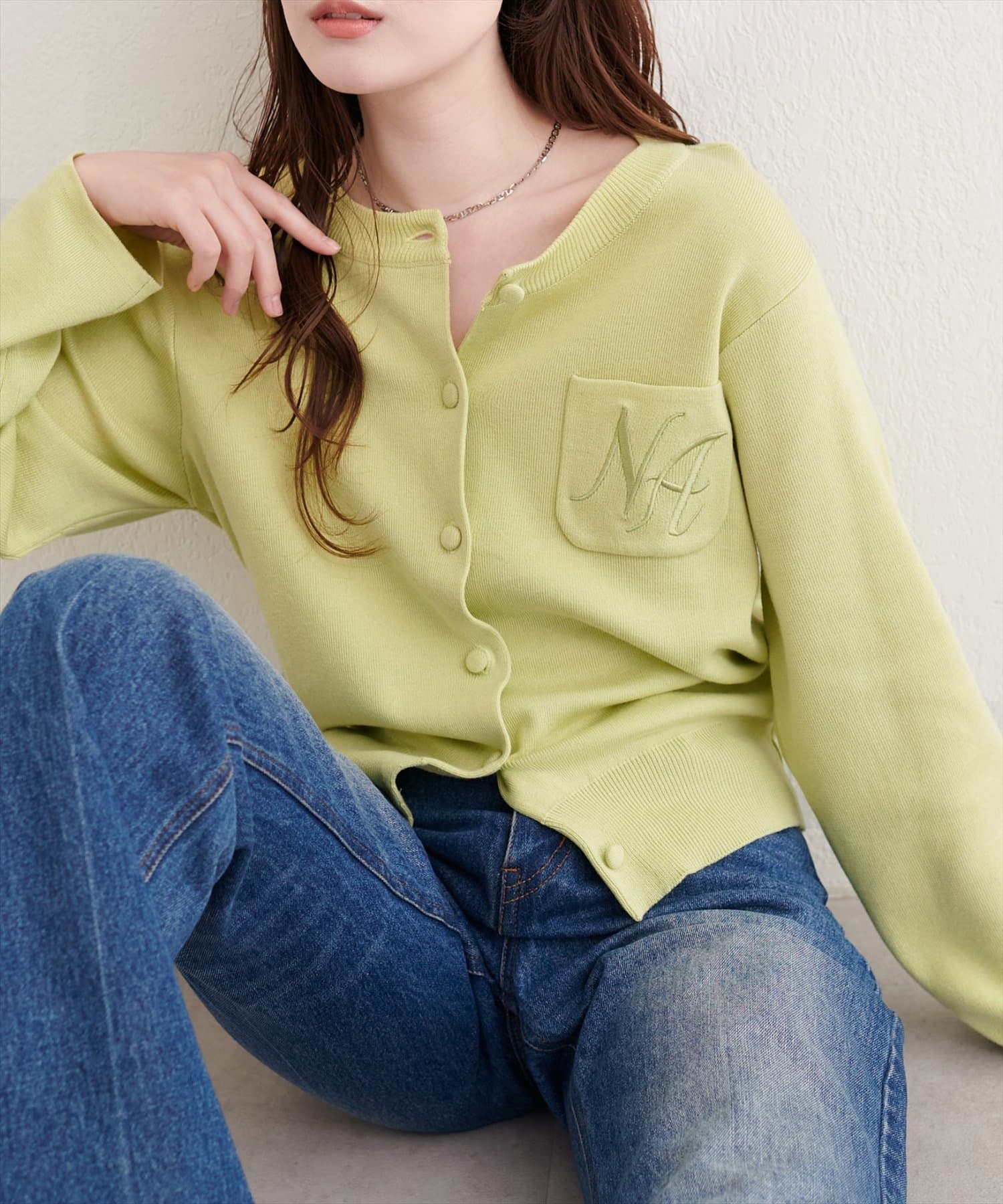 natural couture(ナチュラルクチュール) ロゴ刺繍ポケットカーディガン