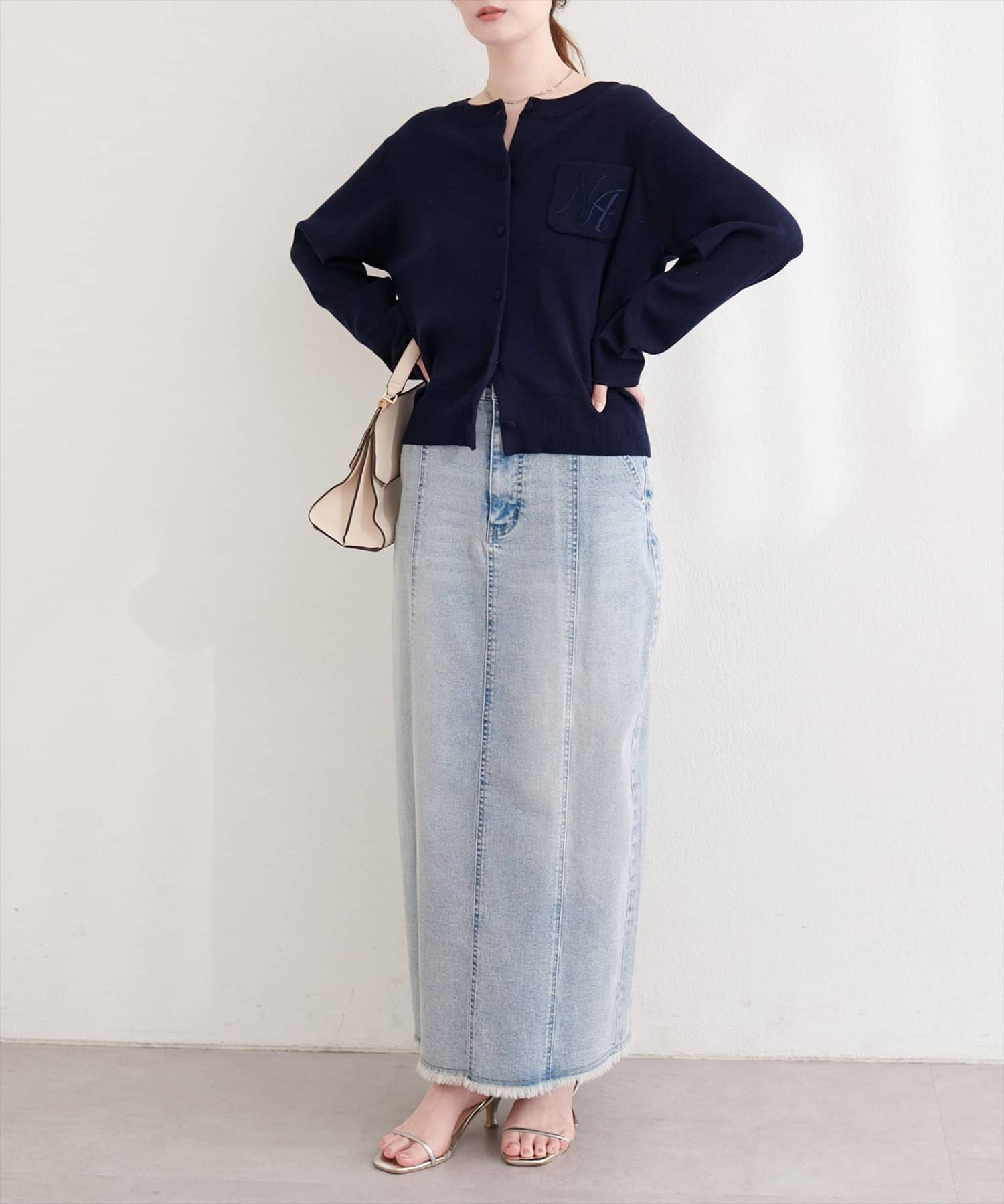 natural couture(ナチュラルクチュール) ロゴ刺繍ポケットカーディガン