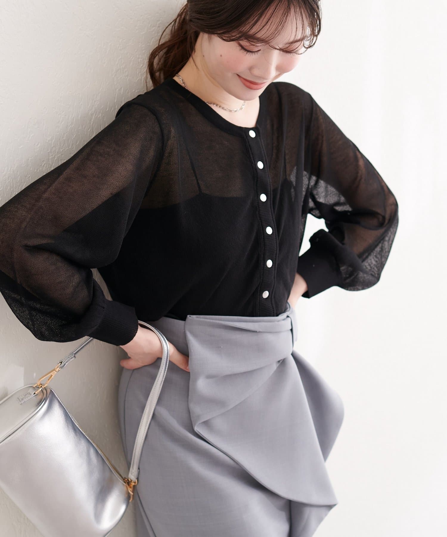 natural couture(ナチュラルクチュール) オリジナルドット釦シアーカーデ