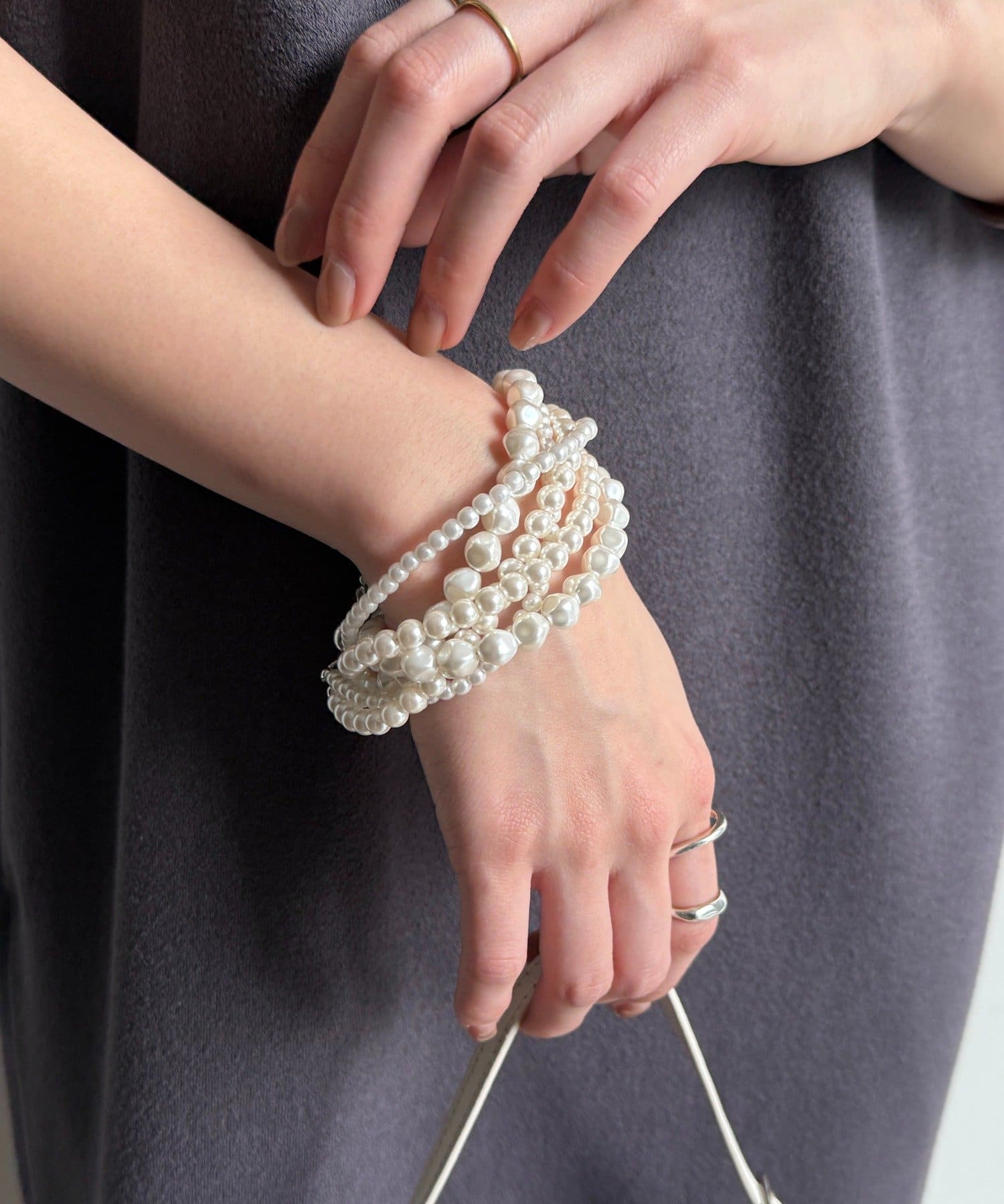 DOUDOU(ドゥドゥ) マグネット3連パールネックレス