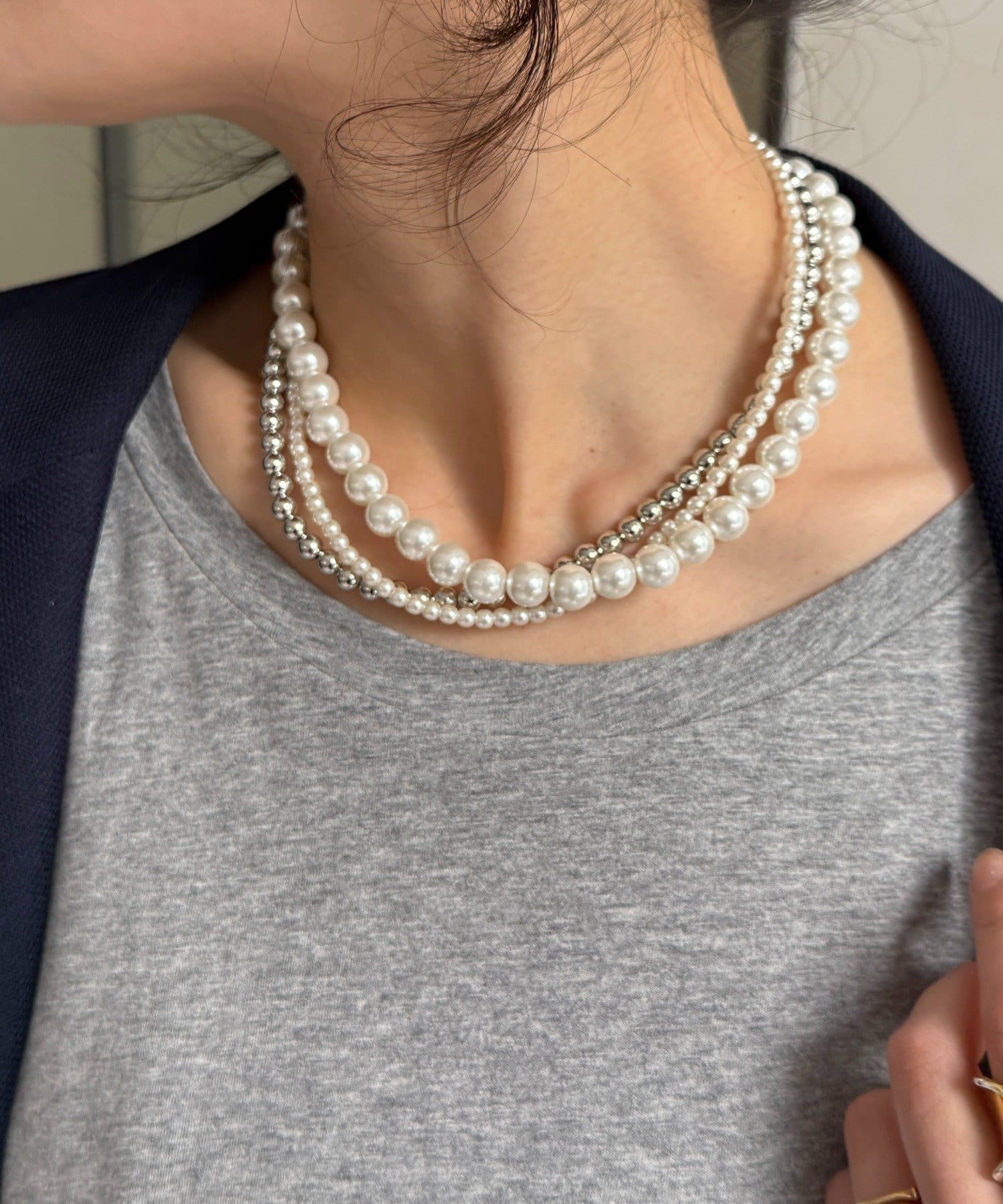 DOUDOU(ドゥドゥ) パール×シルバーボールチェーン3連マグネットネックレス