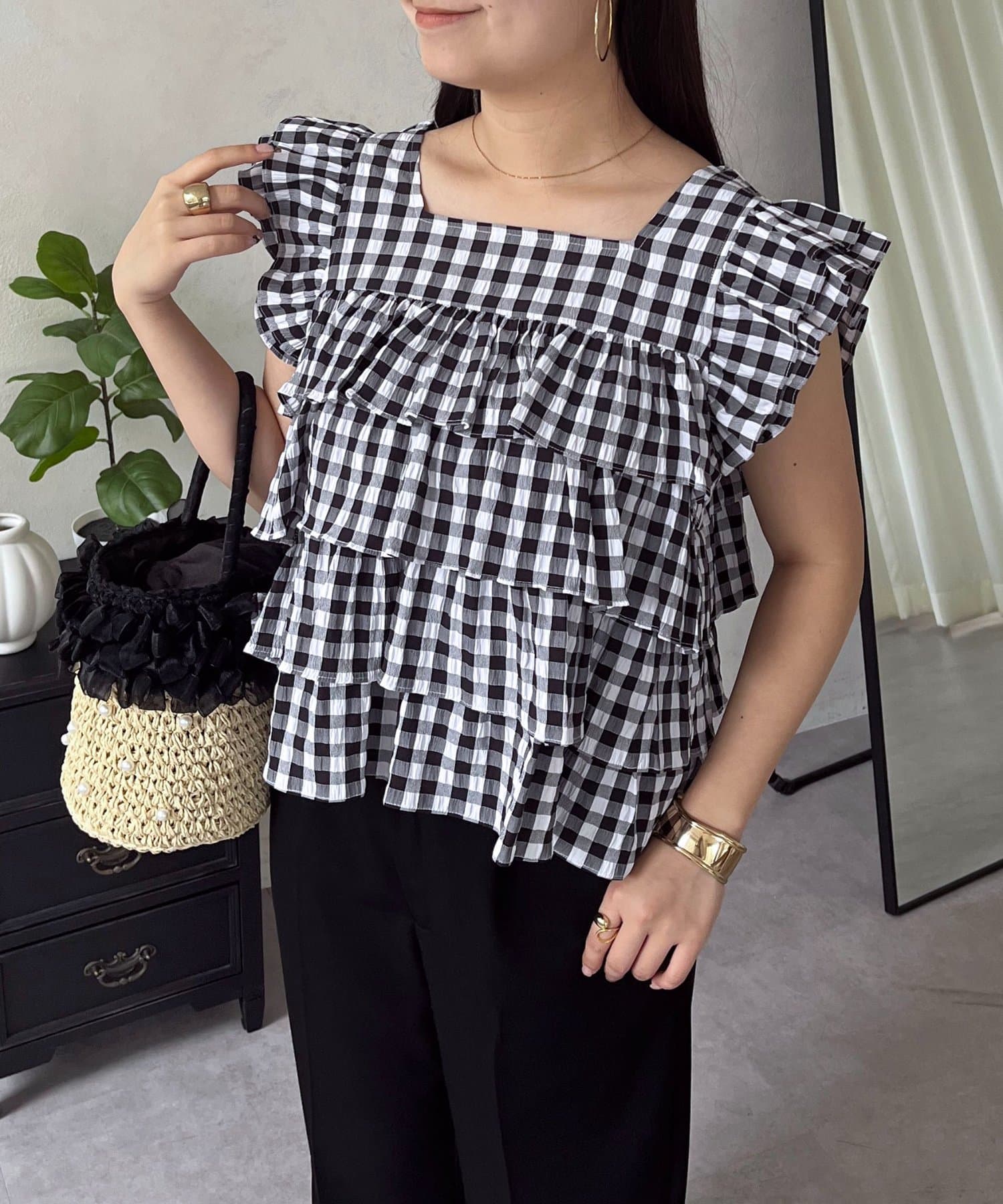 prose verse(プロズヴェール) スクエアネックティアードフリルギンガムブラウス