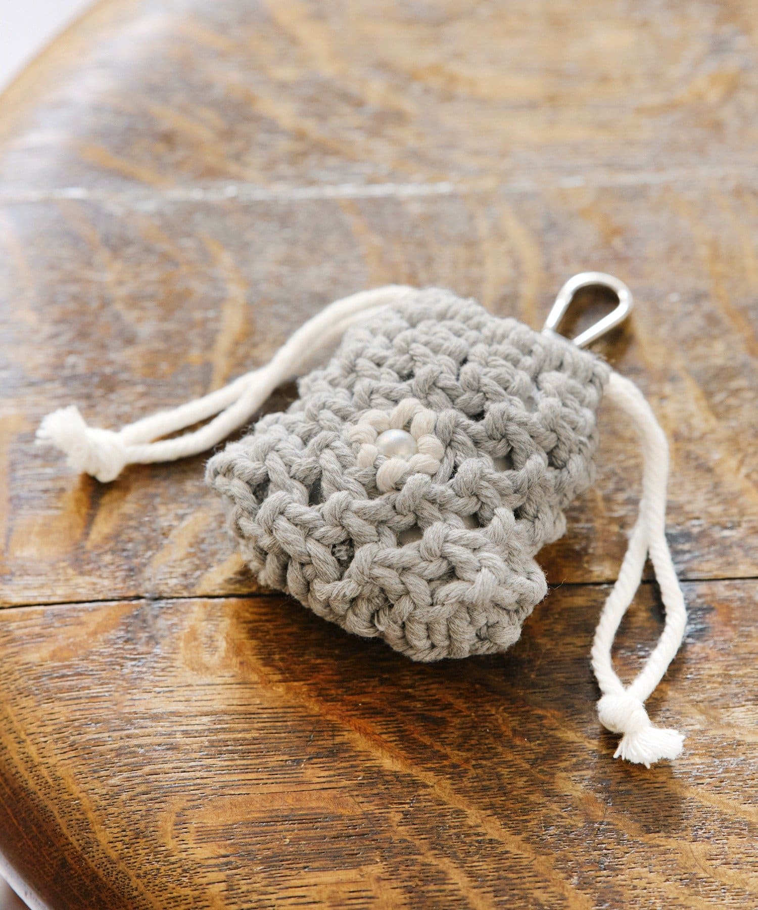 salut!(サリュ) パールフラワーワイヤレスイヤホン巾着ケース