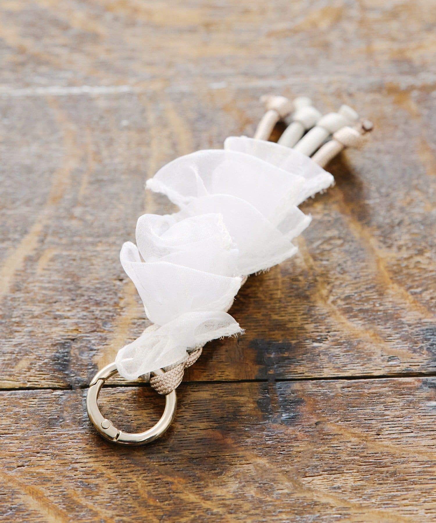 salut!(サリュ) フリルキーホルダー