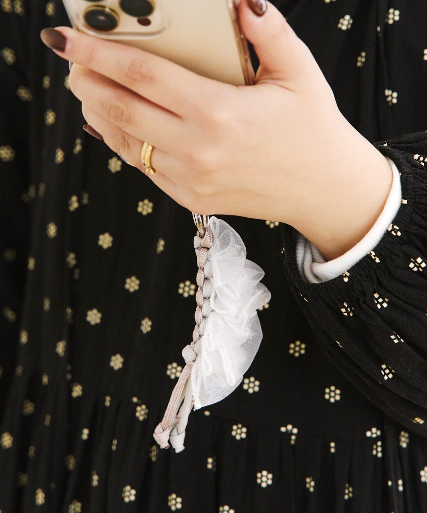 salut!(サリュ) フリルキーホルダー