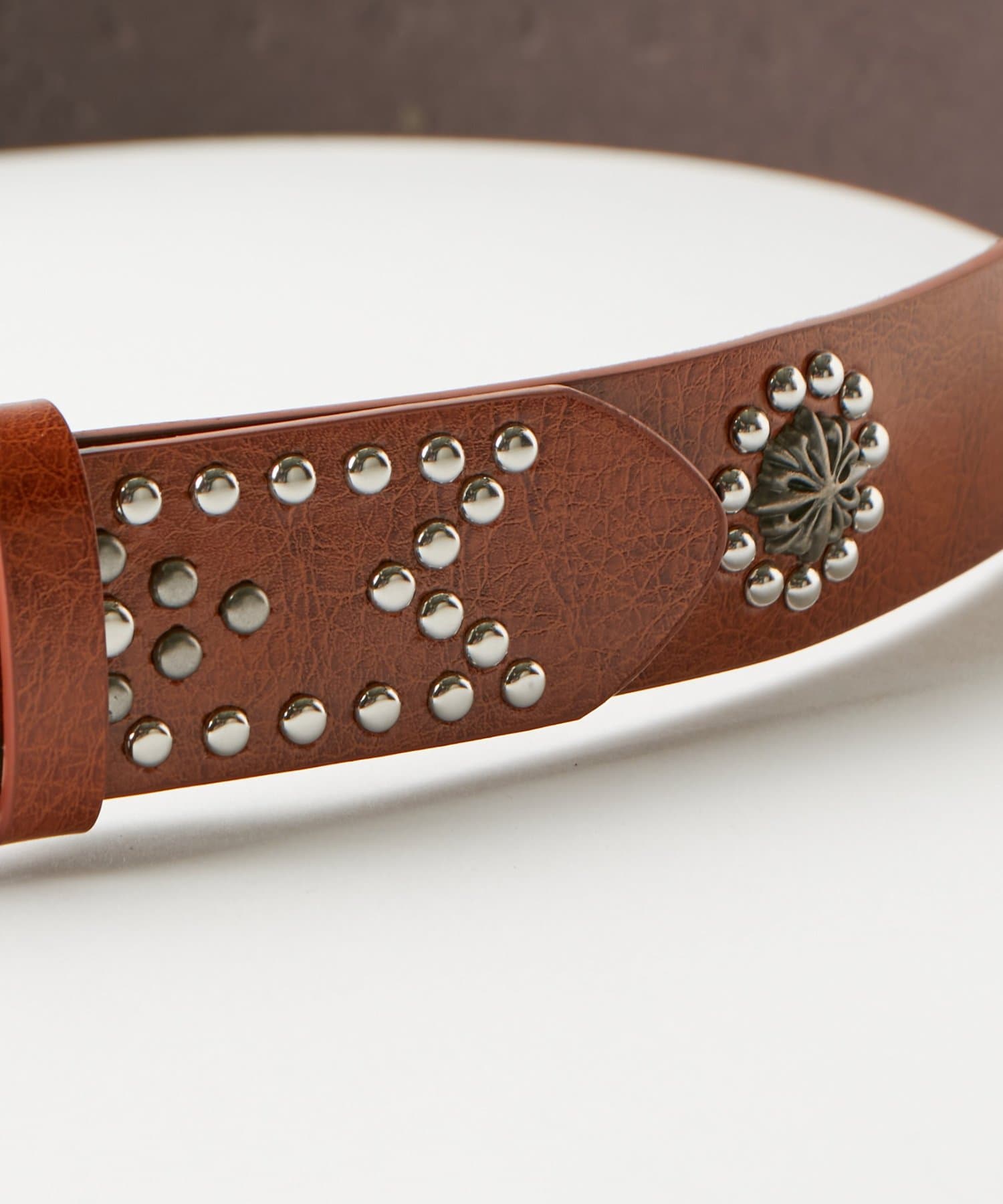 WHO’S WHO gallery(フーズフーギャラリー) スタッズベルト