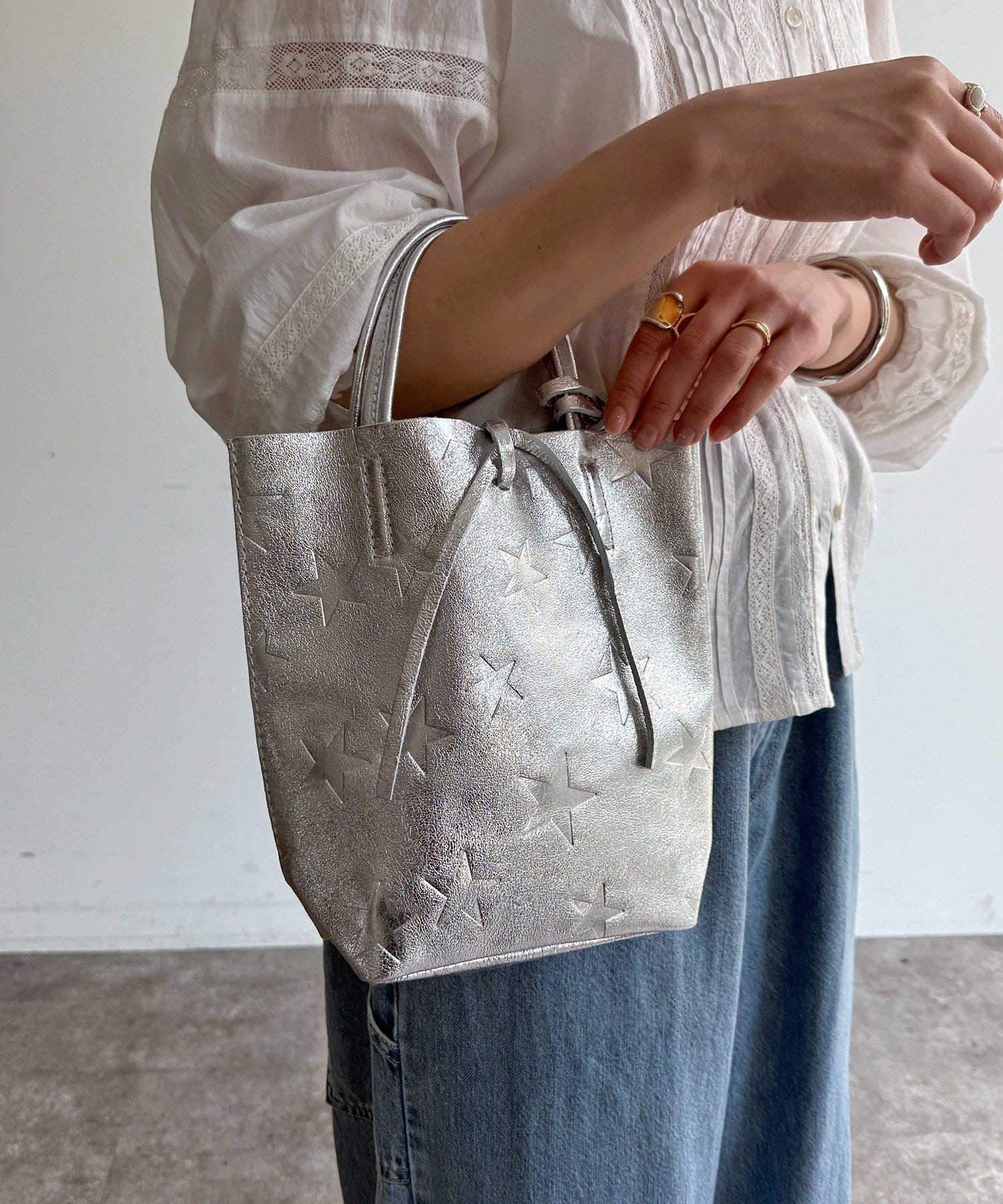 DOUDOU(ドゥドゥ) 【WEB限定】星柄エンボスミニレザーバッグ