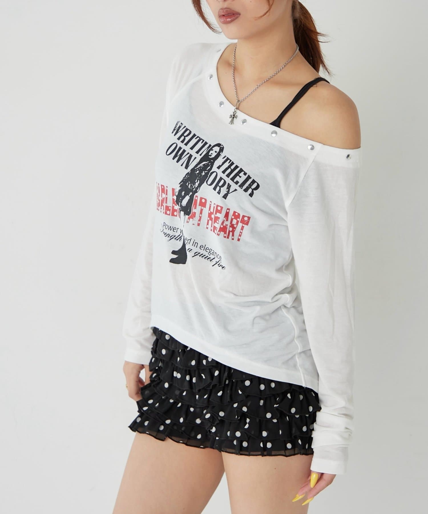 WHO’S WHO gallery(フーズフーギャラリー) エリオットラウンドヘムシアートップス