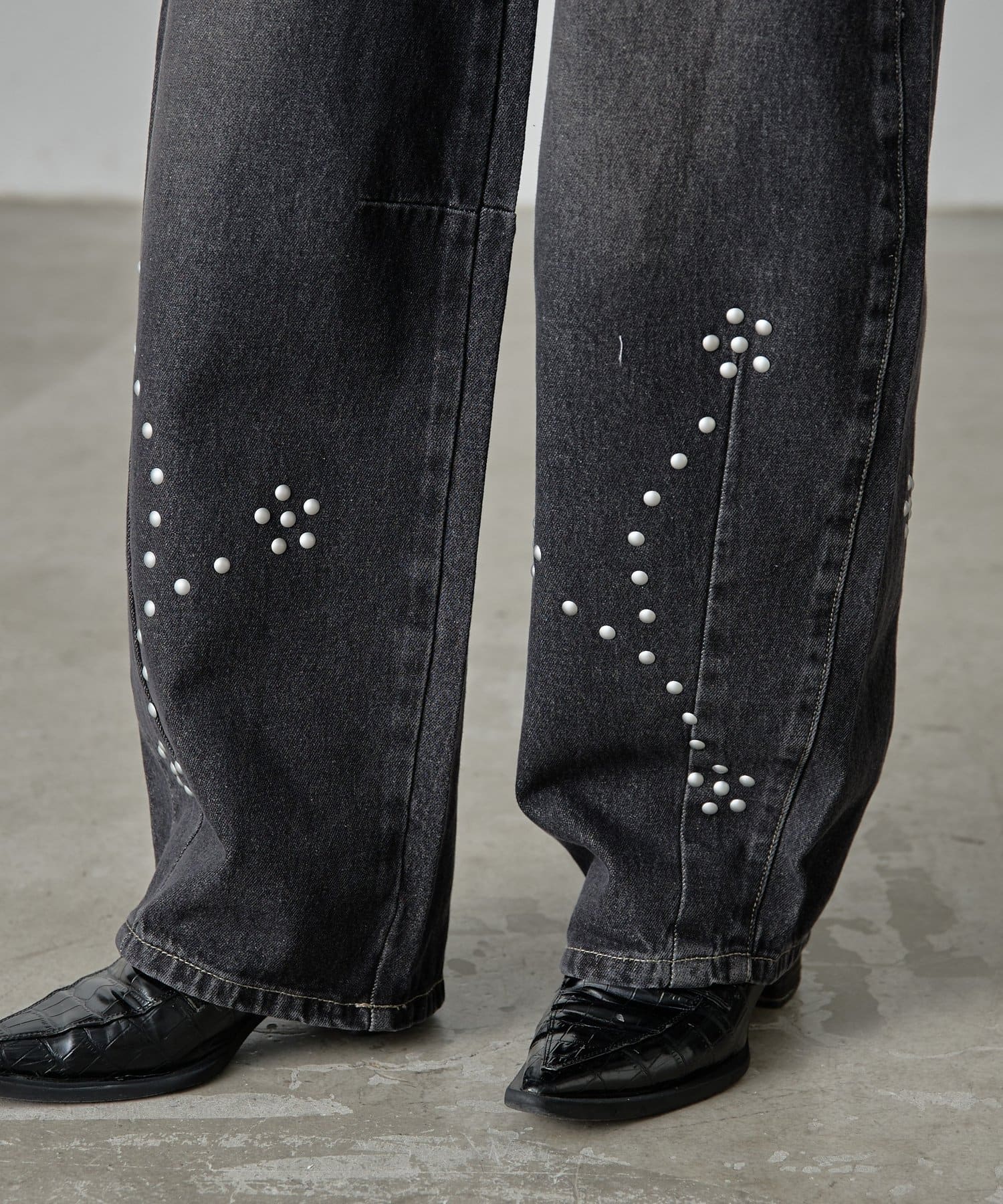 -goocy-(グーシー) スタッズアシメカーブデニム