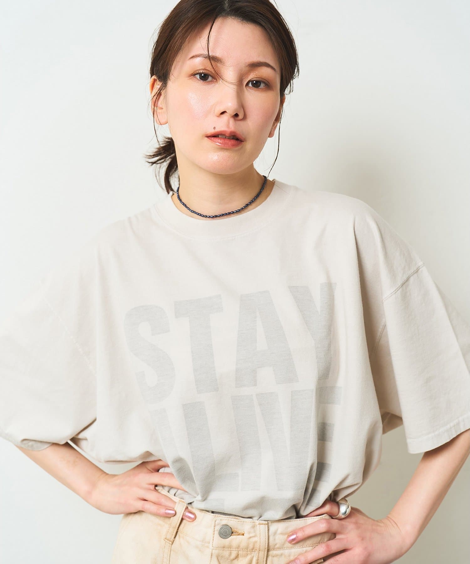 Whim Gazette(ウィム ガゼット) 【KATHARINE HAMNETT】別注バックプリントロゴTシャツ