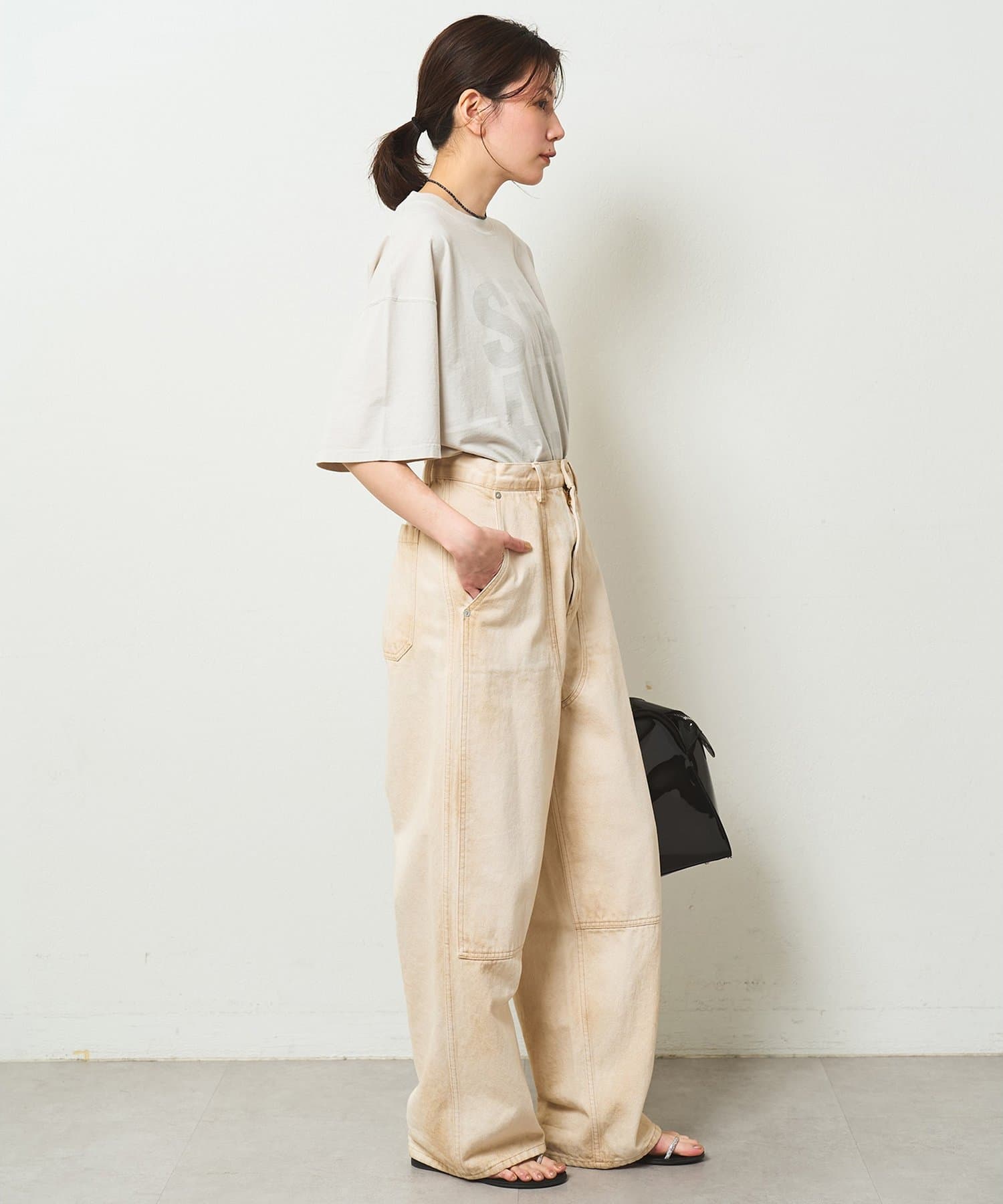 Whim Gazette(ウィム ガゼット) 【KATHARINE HAMNETT】別注バックプリントロゴTシャツ