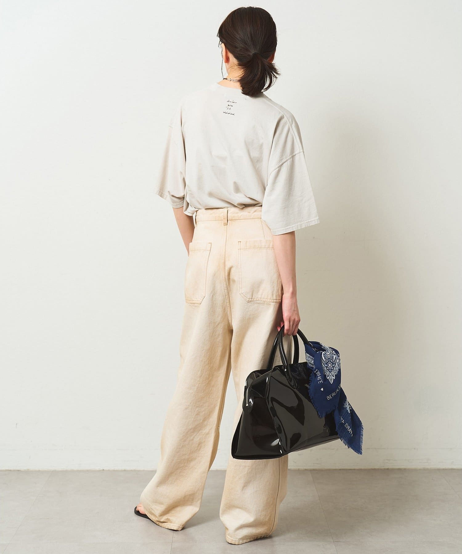 Whim Gazette(ウィム ガゼット) 【KATHARINE HAMNETT】別注バックプリントロゴTシャツ