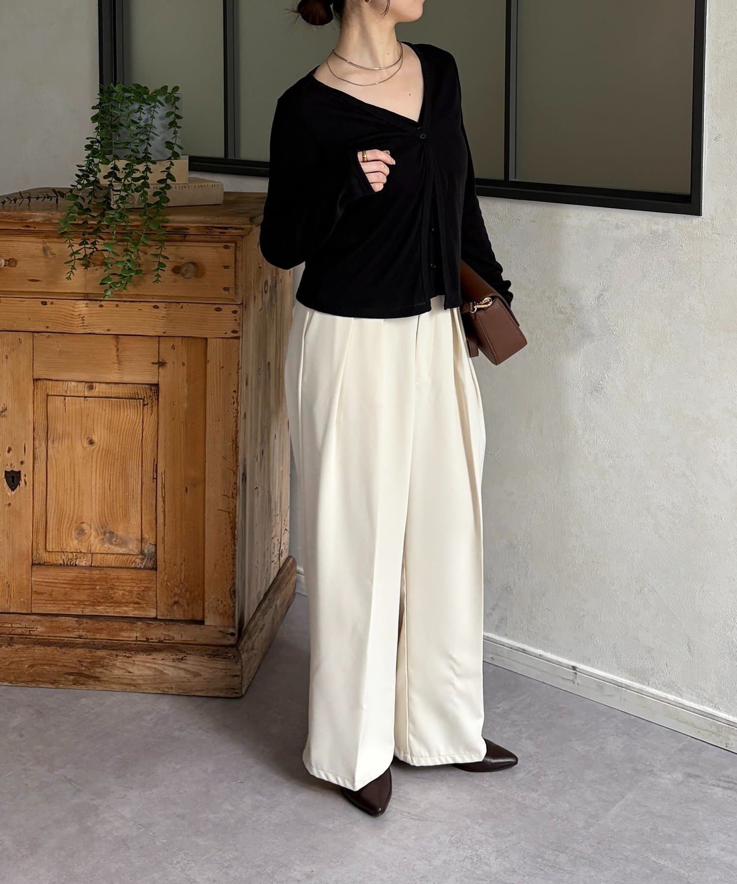 Thevon.(ゼヴォン) Vネックレイヤード風スラブカーディガン